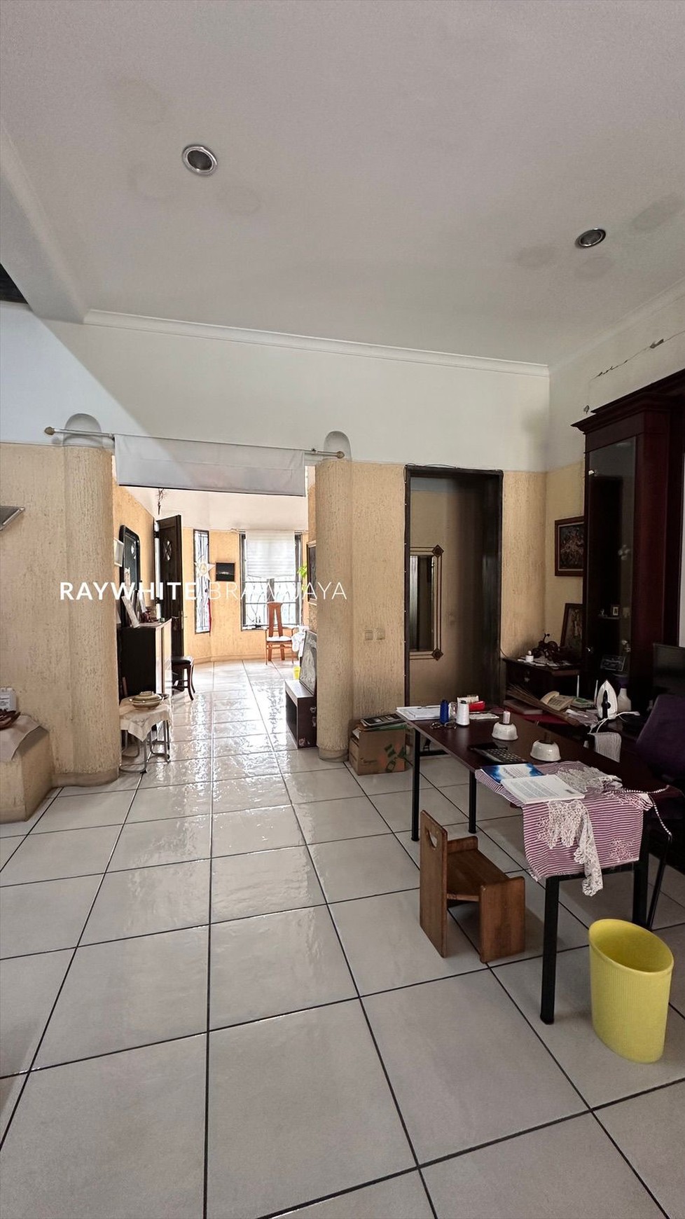 Rumah Area Taman Cirendeu Lokasi Strategis