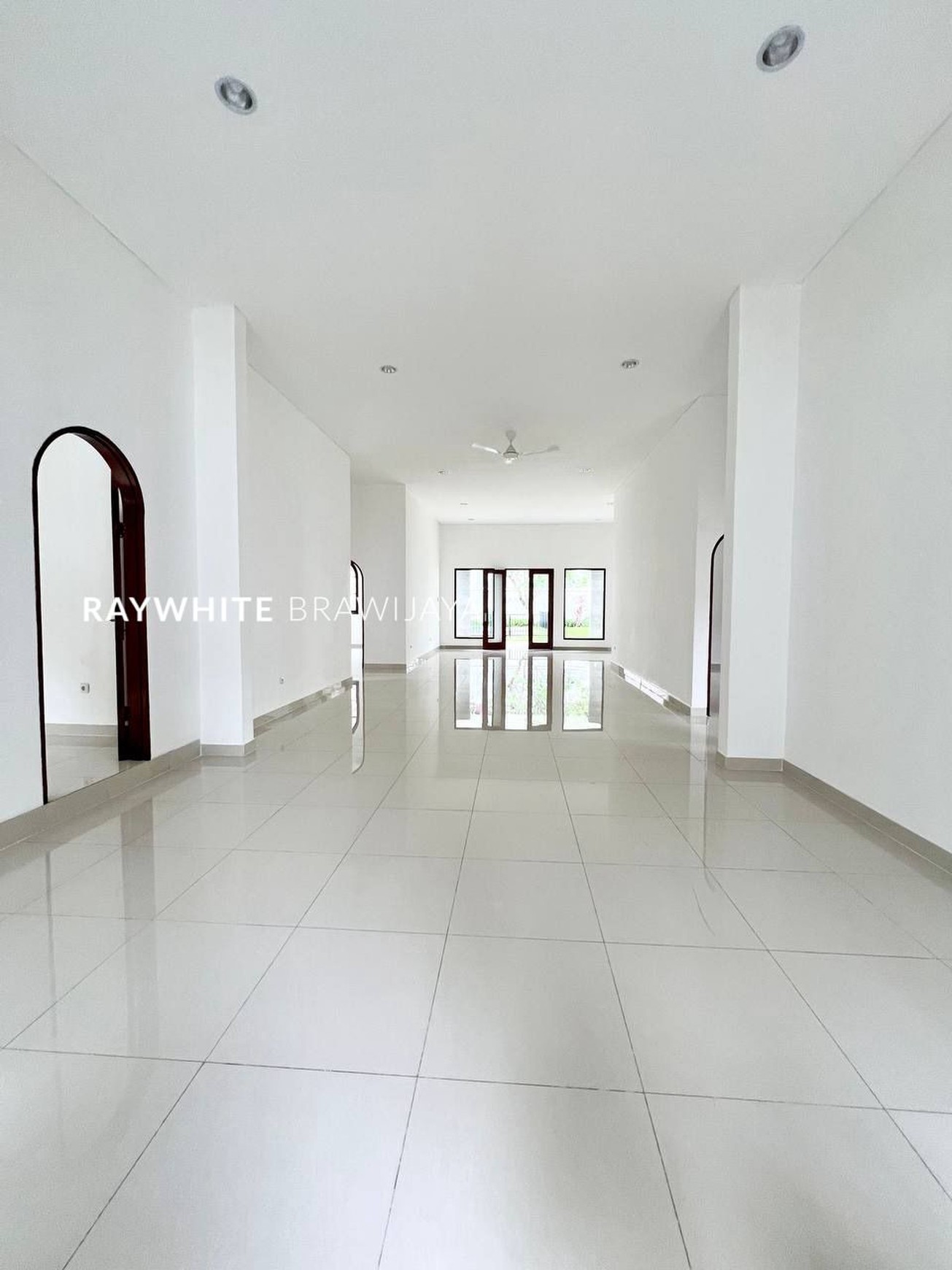 Rumah Siap Huni Lingkungan Tenang Area Kemang Dalam
