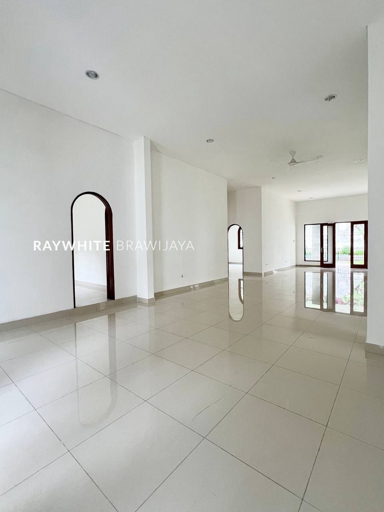 Rumah Siap Huni Lingkungan Tenang Area Kemang Dalam