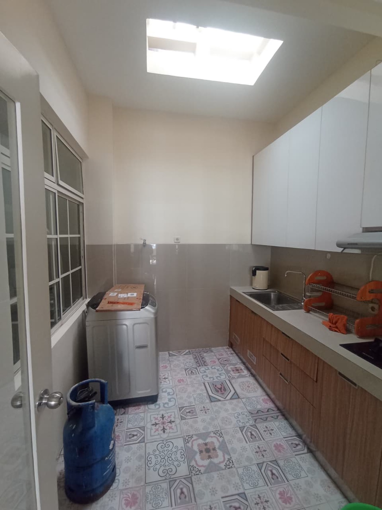 Disewakan Townhouse di Taman Paris 1 - Lippo Karawaci Utara Tangerang