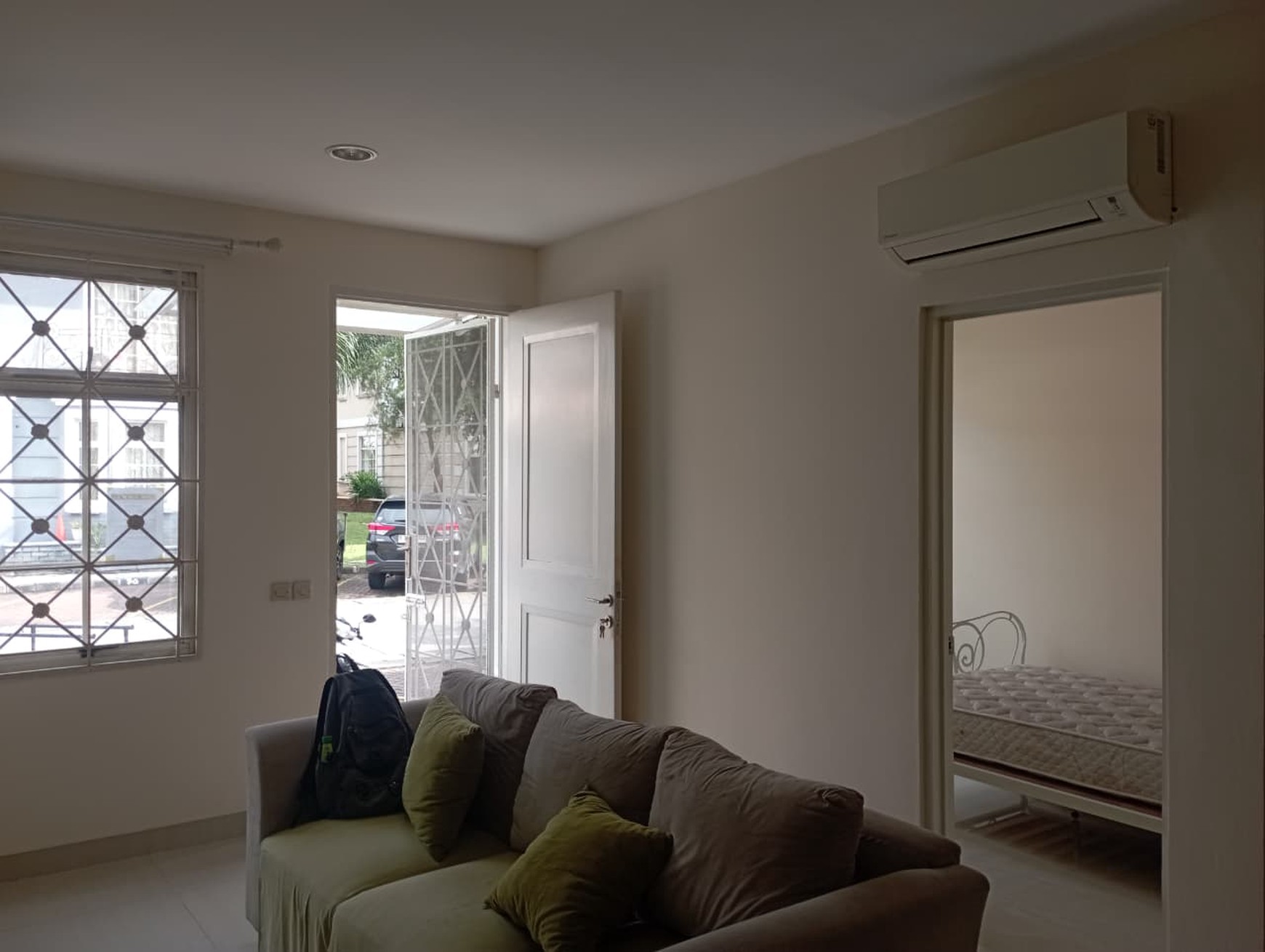 Disewakan Townhouse di Taman Paris 1 - Lippo Karawaci Utara Tangerang