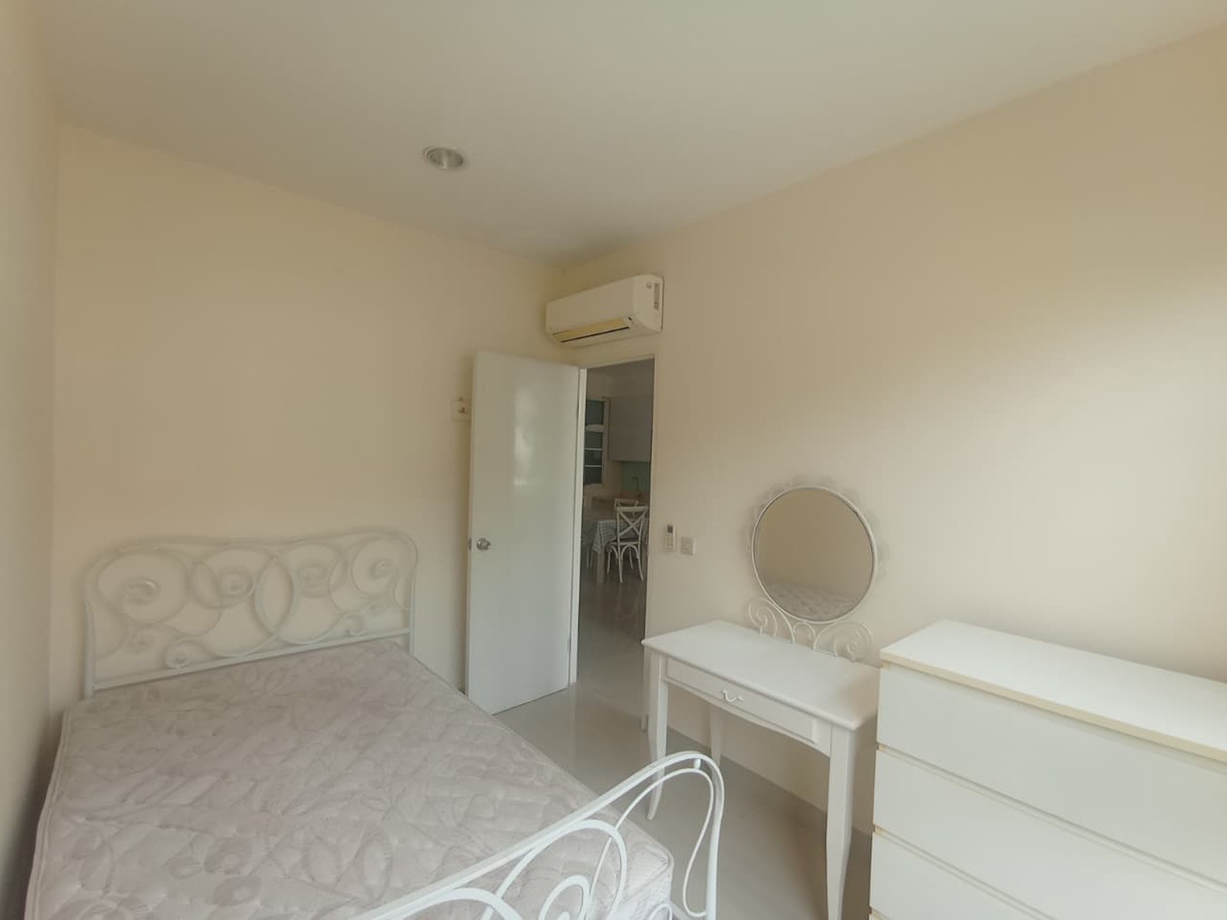 Disewakan Townhouse di Taman Paris 1 - Lippo Karawaci Utara Tangerang