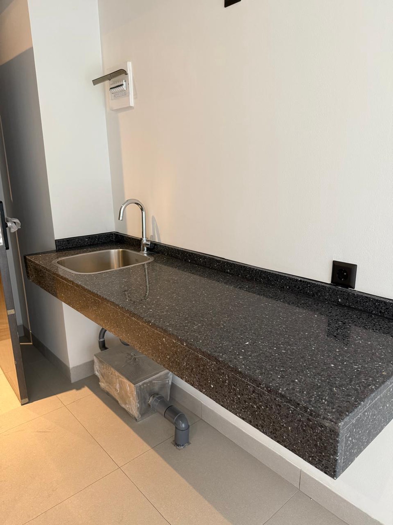 Jual sewa Apartemen Cartenz Residence Bougenvile Gading Serpong - Tangerang