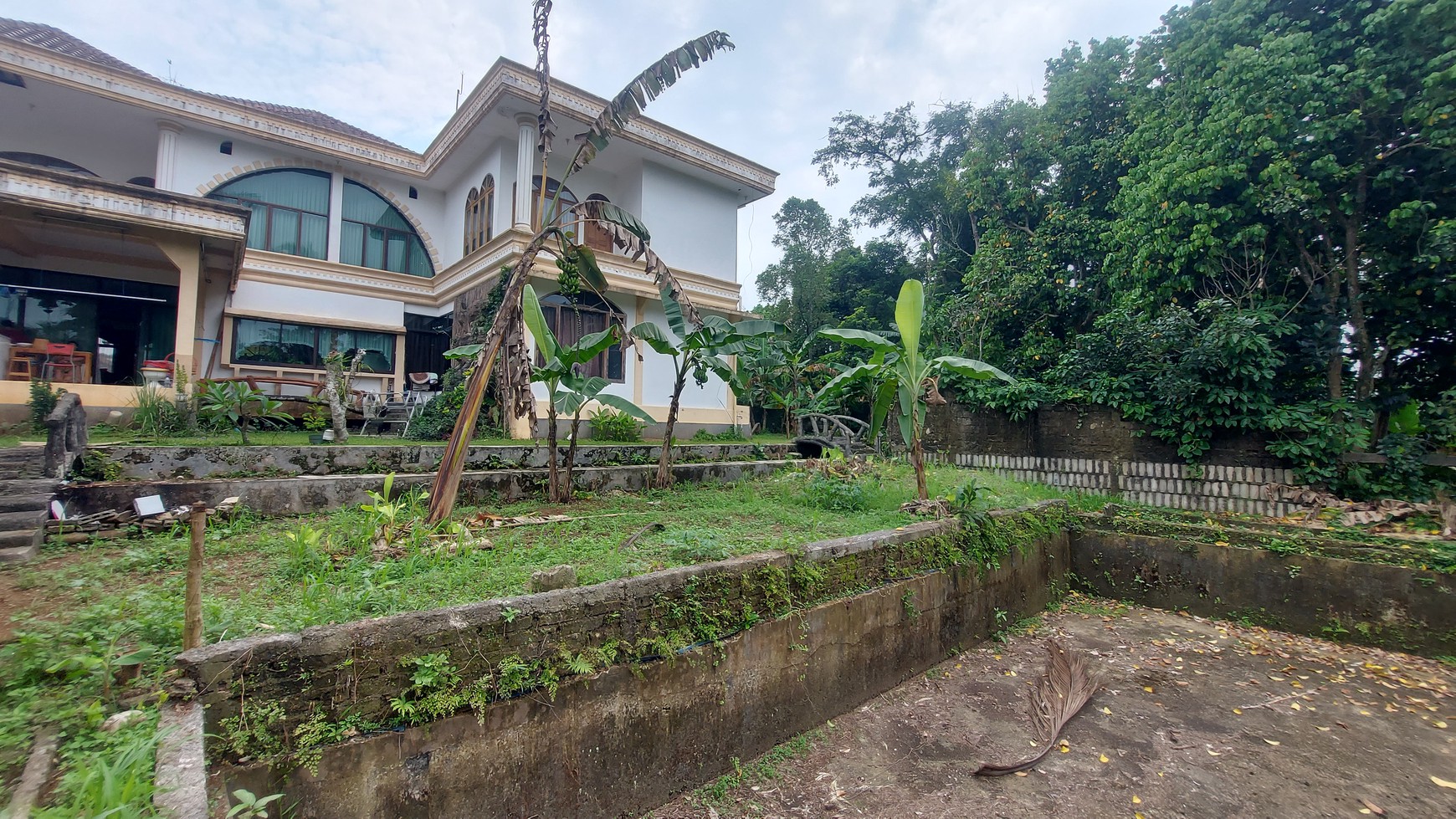Rumah 2 Lantai LT. 3.400 m di Daerah Tajur Halang Bogor dengan Pemandangan Asri