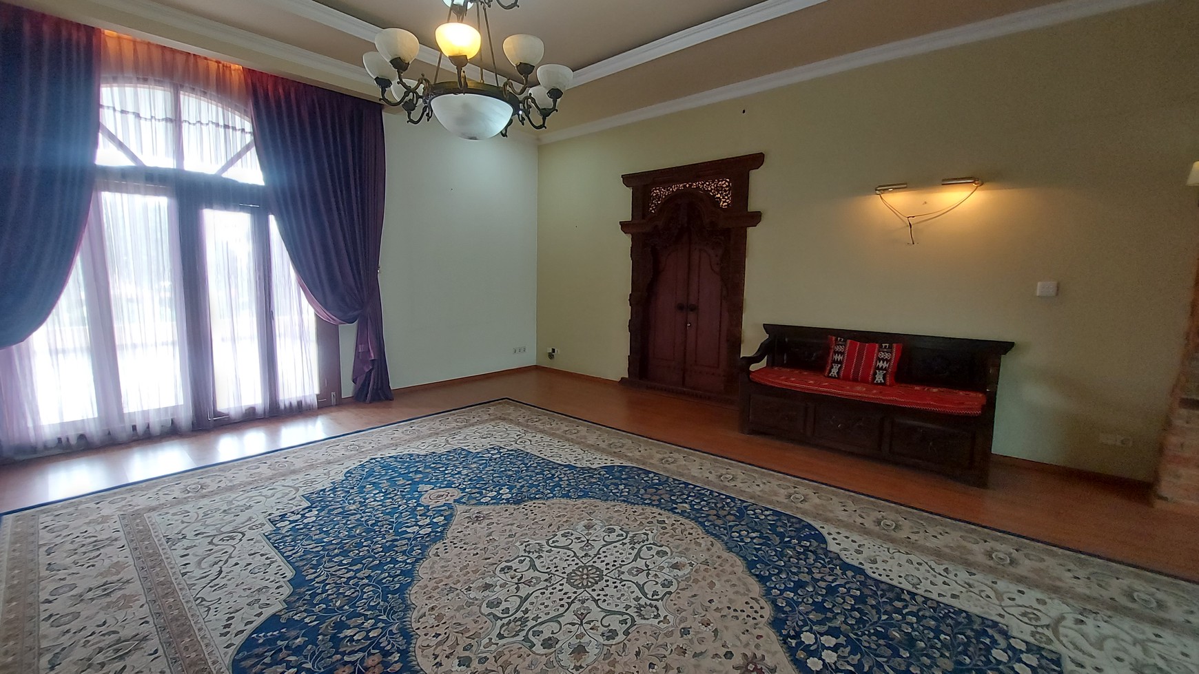 Rumah 2 Lantai LT. 3.400 m di Daerah Tajur Halang Bogor dengan Pemandangan Asri