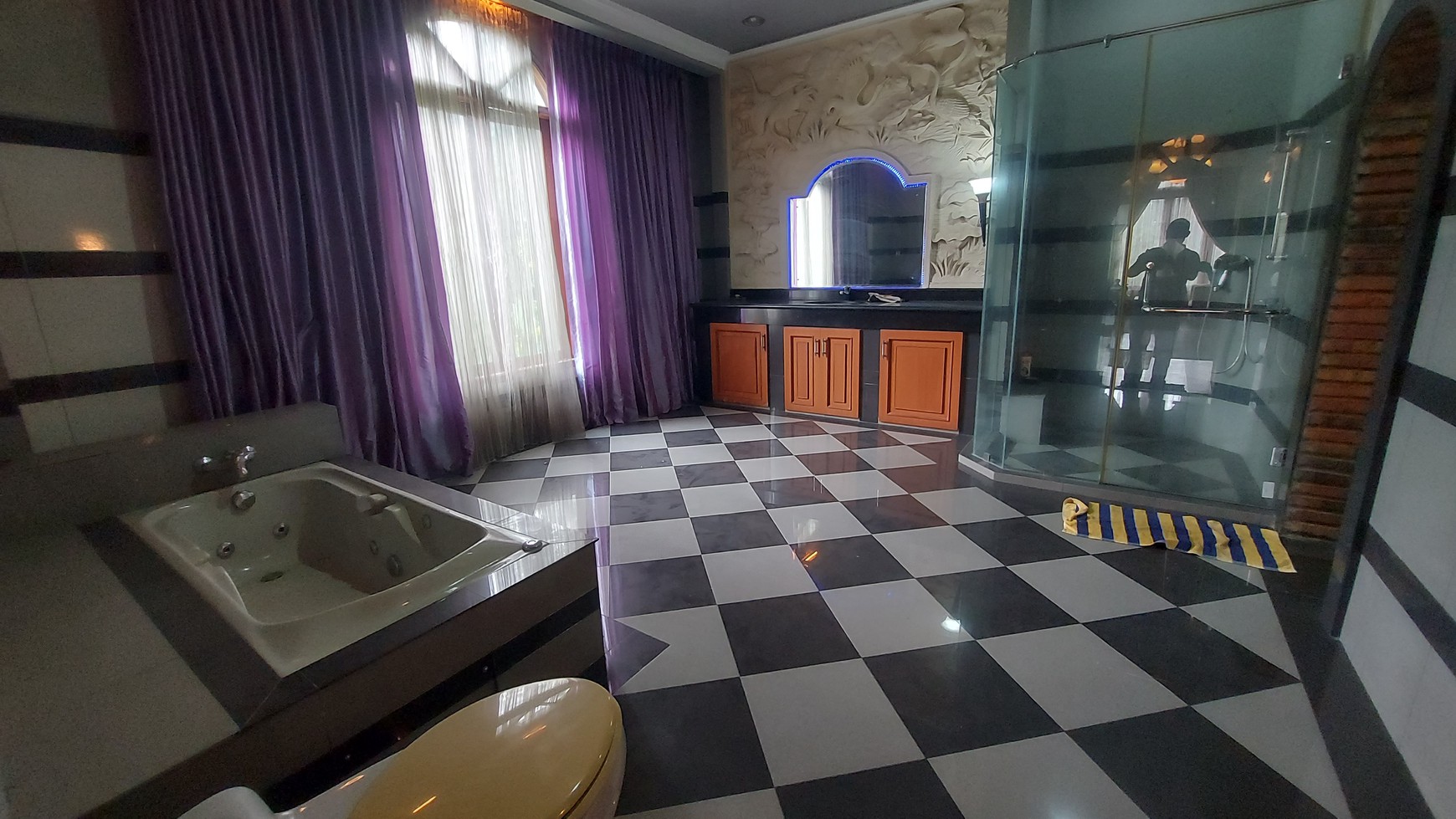 Rumah 2 Lantai LT. 3.400 m di Daerah Tajur Halang Bogor dengan Pemandangan Asri