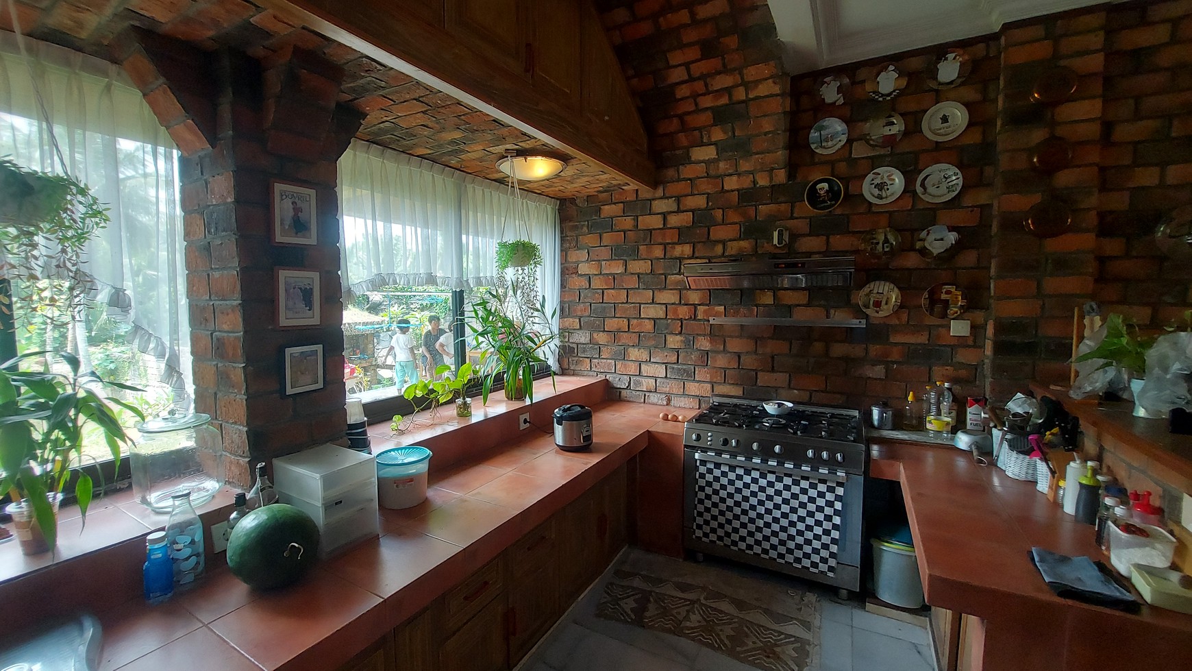 Rumah 2 Lantai LT. 3.400 m di Daerah Tajur Halang Bogor dengan Pemandangan Asri