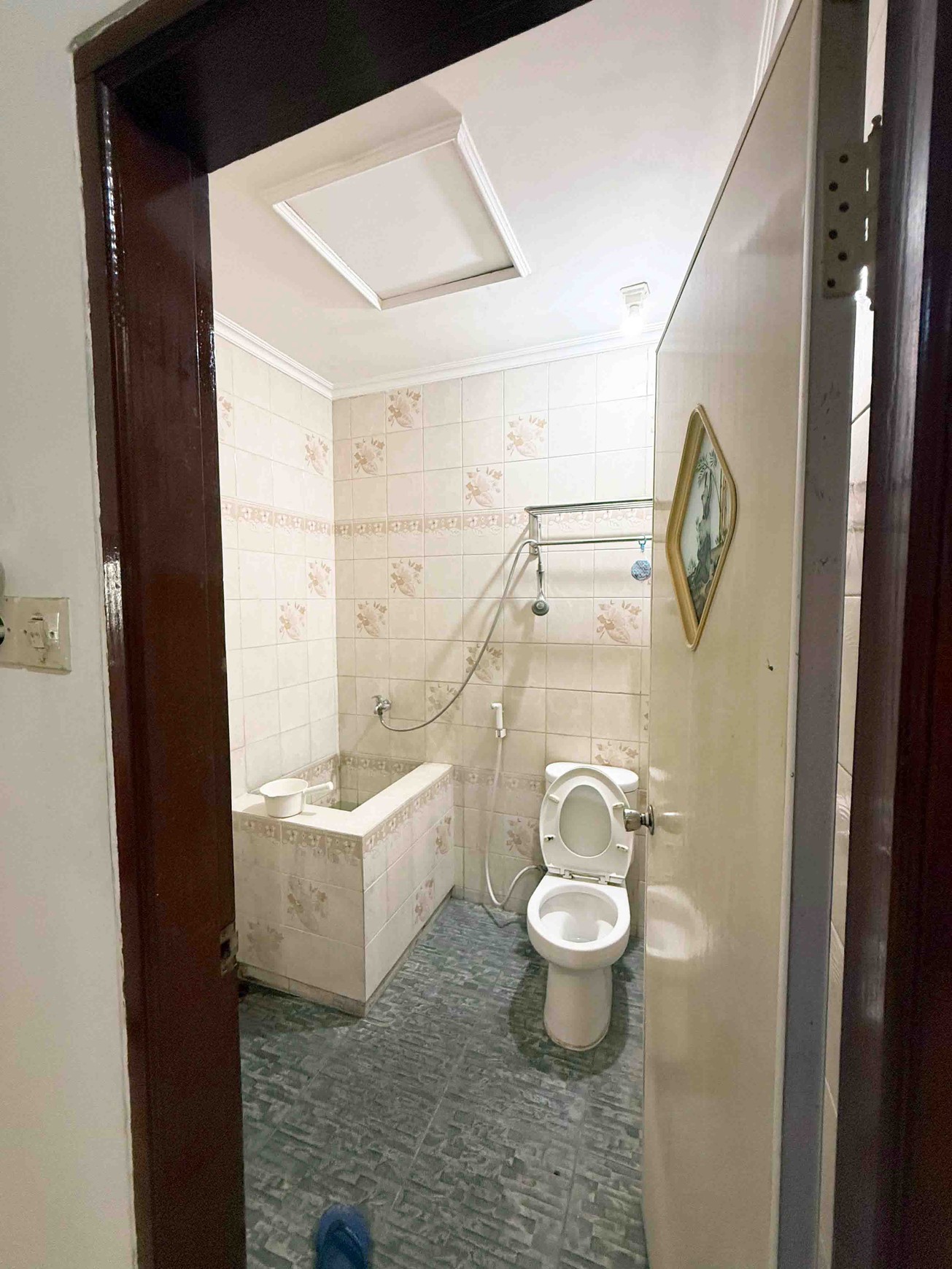 Rumah di Kutisari Indah Utara Surabaya Selatan, 2 Lantai, Bagus + Terawat, Row Jalan Lebar, SHM, Hadap Utara - CT -