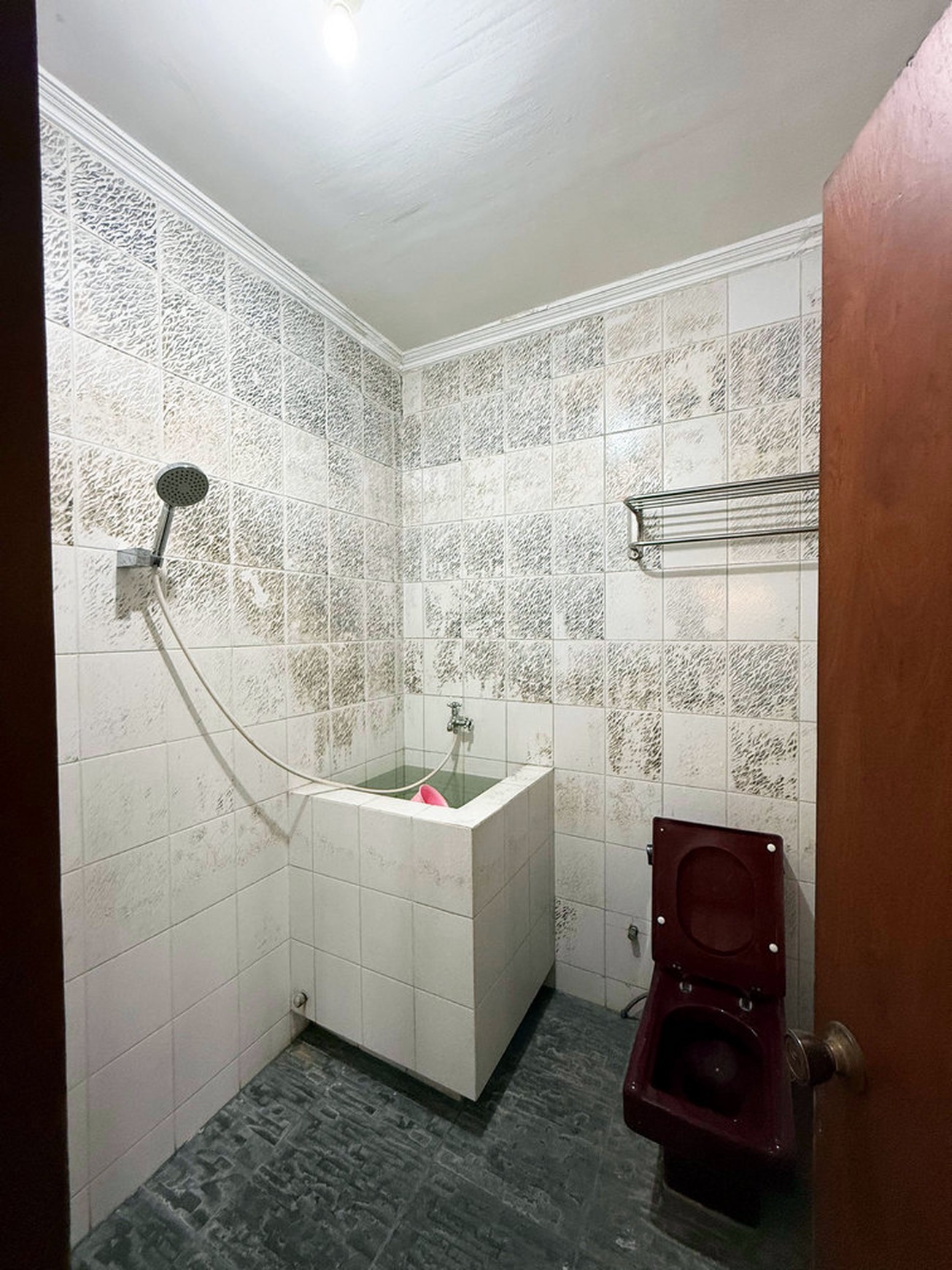 Rumah di Kutisari Indah Utara Surabaya Selatan, 2 Lantai, Bagus + Terawat, Row Jalan Lebar, SHM, Hadap Utara - CT -
