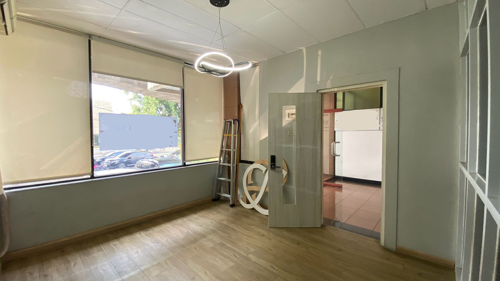 DISEWAKAN KANTOR/TEMPAT USAHA DI WOLTER MONGINSIDI 