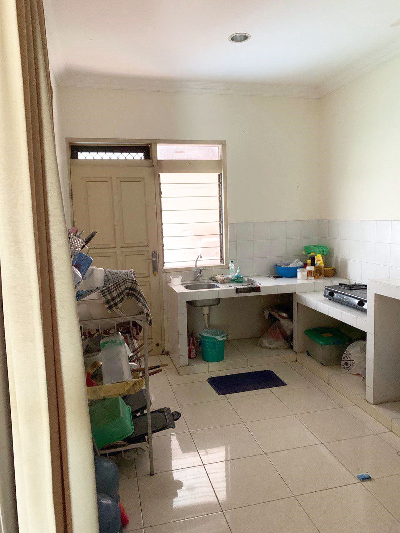 Rumah di Kutisari Indah Utara Surabaya Selatan, Bagus + Terawat, Row Jalan Lebar, Siap Huni - CT -