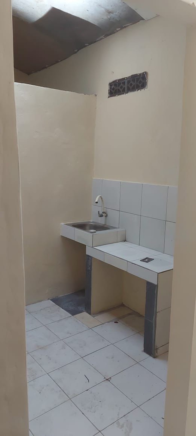 Rumah Bagus Di Jl Mawar Pondok Ranji Tangerang Selatan