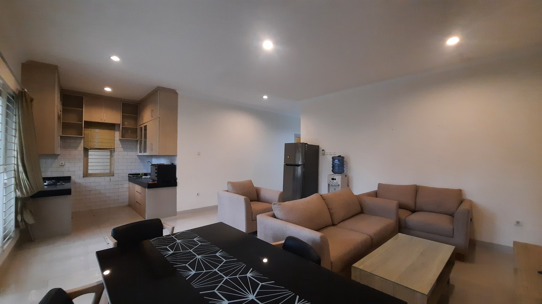 RUMAH BAGUS DAN LUAS FULL FURNISHED DI LOKASI STRATEGIS DALAM CLUSTER DAGO VILLAS LIPPO CIKARANG DEKAT DENGAN BERBAGAI FASILITAS PUBLIK