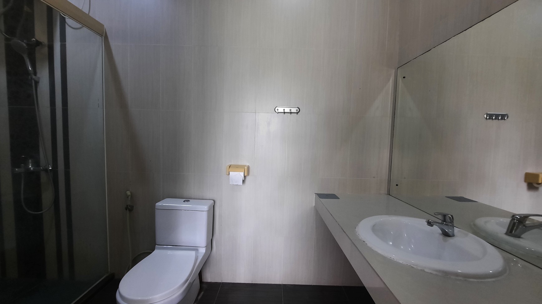 RUMAH BAGUS DAN LUAS FULL FURNISHED DI LOKASI STRATEGIS DALAM CLUSTER DAGO VILLAS LIPPO CIKARANG DEKAT DENGAN BERBAGAI FASILITAS PUBLIK