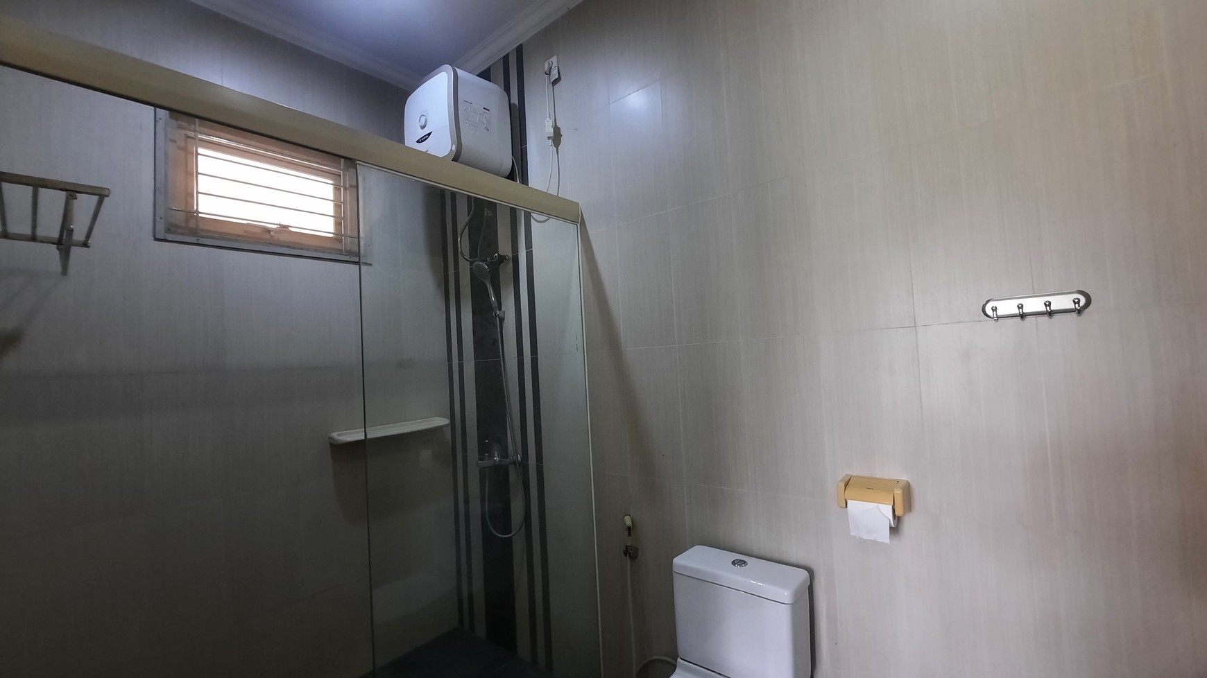 RUMAH BAGUS DAN LUAS FULL FURNISHED DI LOKASI STRATEGIS DALAM CLUSTER DAGO VILLAS LIPPO CIKARANG DEKAT DENGAN BERBAGAI FASILITAS PUBLIK
