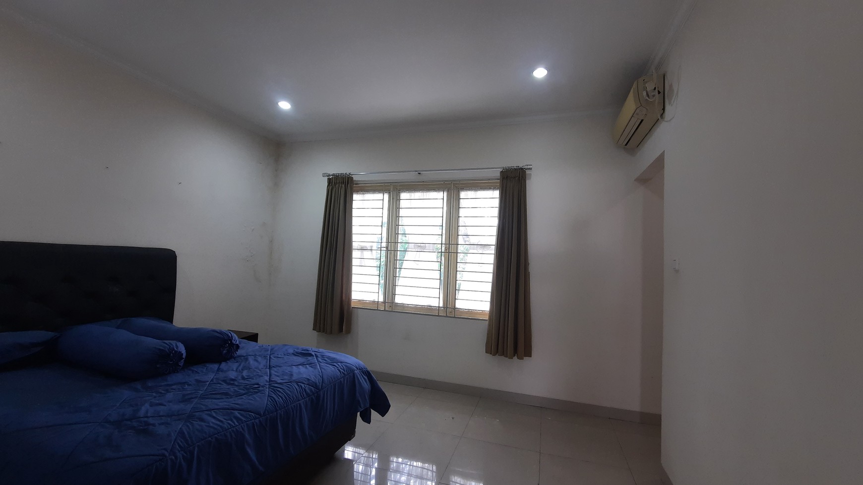 RUMAH BAGUS DAN LUAS FULL FURNISHED DI LOKASI STRATEGIS DALAM CLUSTER DAGO VILLAS LIPPO CIKARANG DEKAT DENGAN BERBAGAI FASILITAS PUBLIK