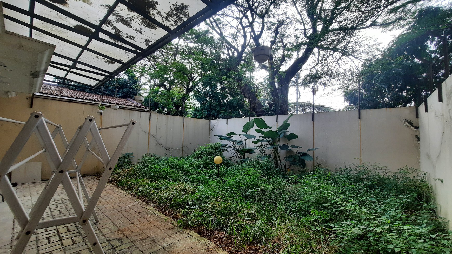 RUMAH BAGUS DAN LUAS FULL FURNISHED DI LOKASI STRATEGIS DALAM CLUSTER DAGO VILLAS LIPPO CIKARANG DEKAT DENGAN BERBAGAI FASILITAS PUBLIK