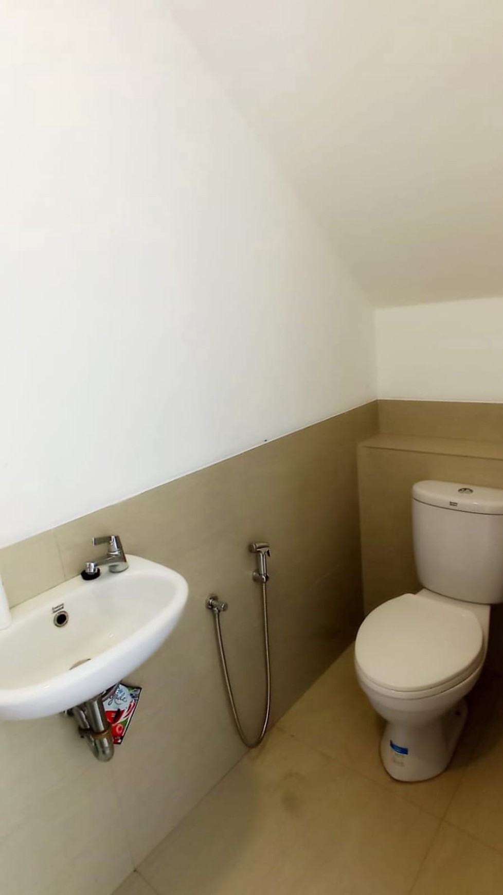 Rumah Bagus Di Cavana Residence Bintaro Rengas Tangerang Selatan