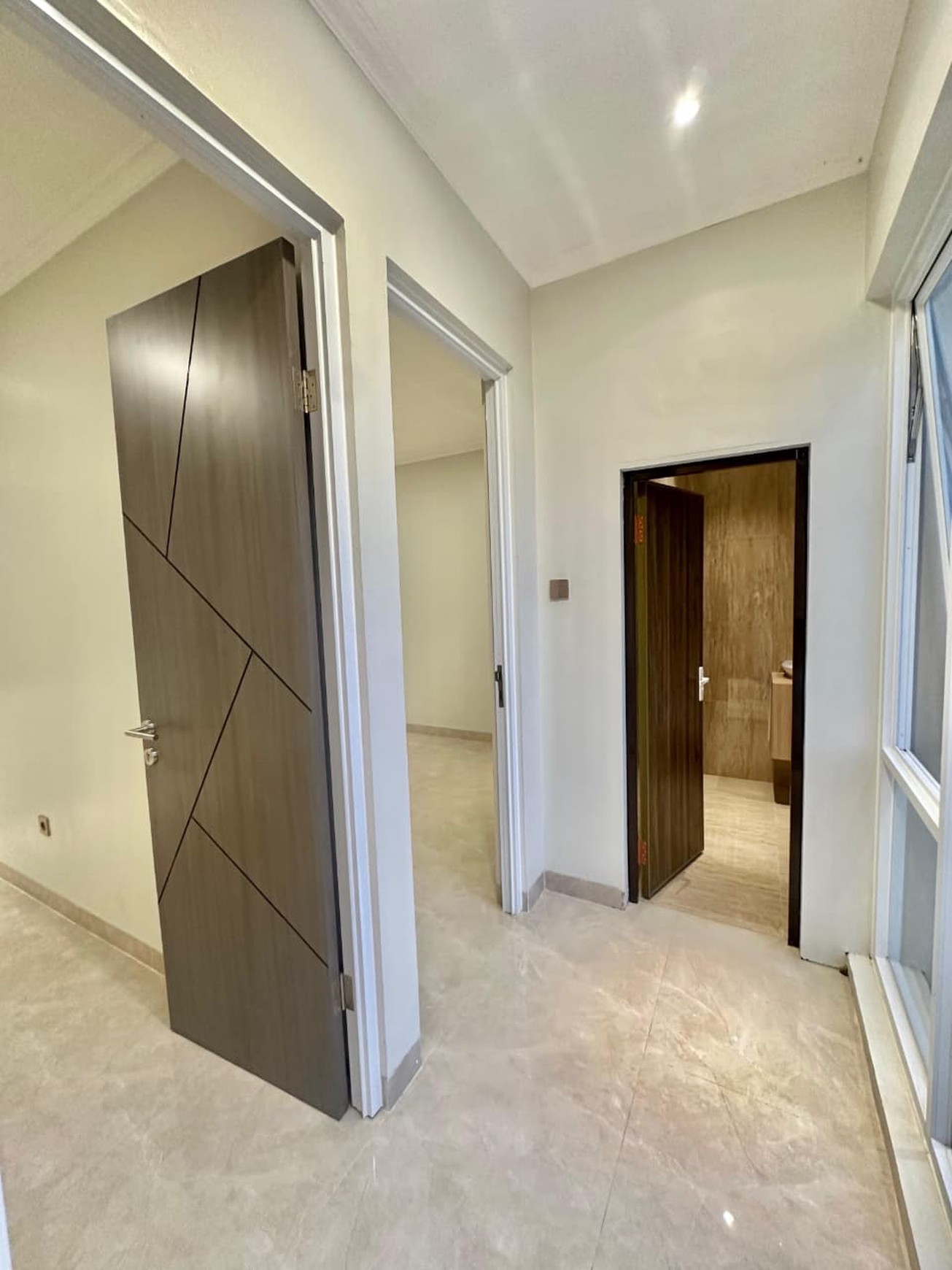 Rumah Bagus Di Accola Park Serpong Tangerang Selatan