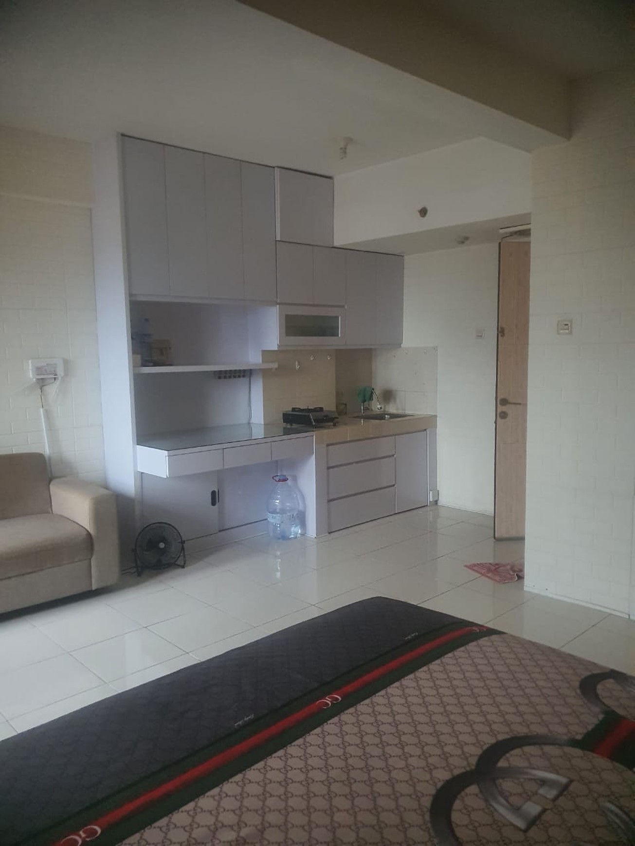Apartemen 2 BR Type Studio Dijual Murah dengan Good View di Puncak Permai Tower C, Surabaya