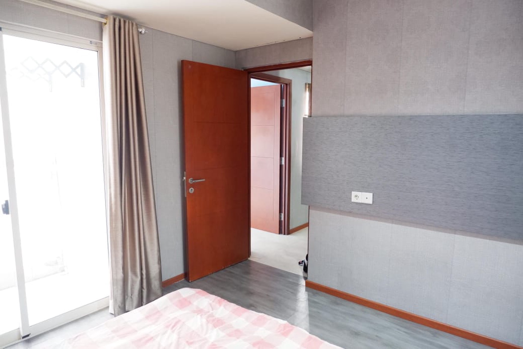 Apartemen Royal Mediterania Garden