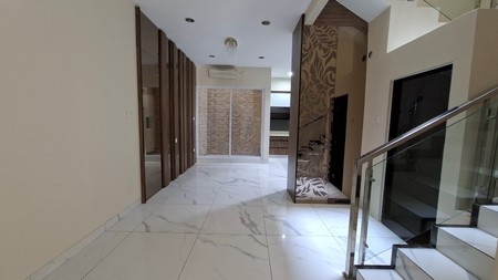 Rumah Janur Hijau, Kelapa Gading