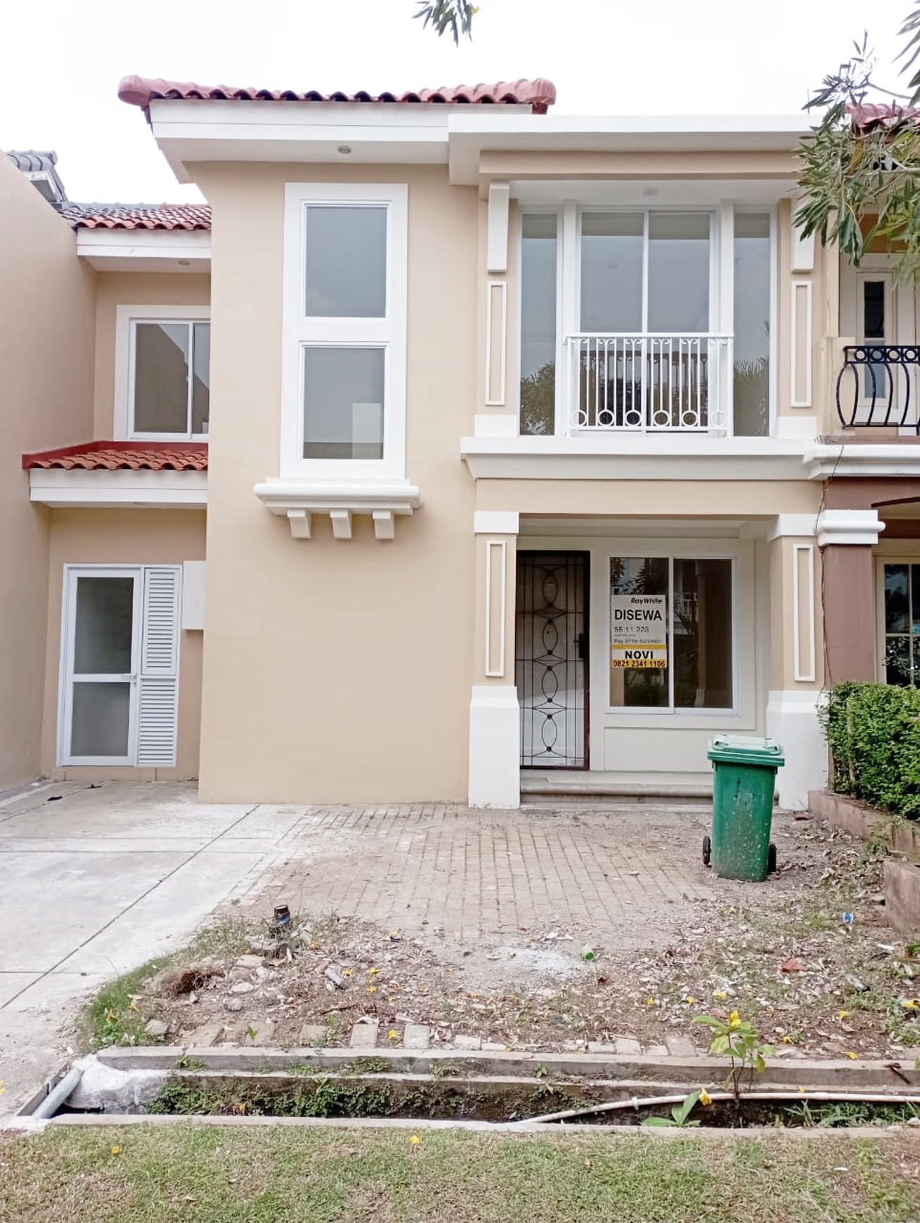 jual cepat rumah di Jalan Riau Lippo Karawaci strategis kondisi rapih siap huni