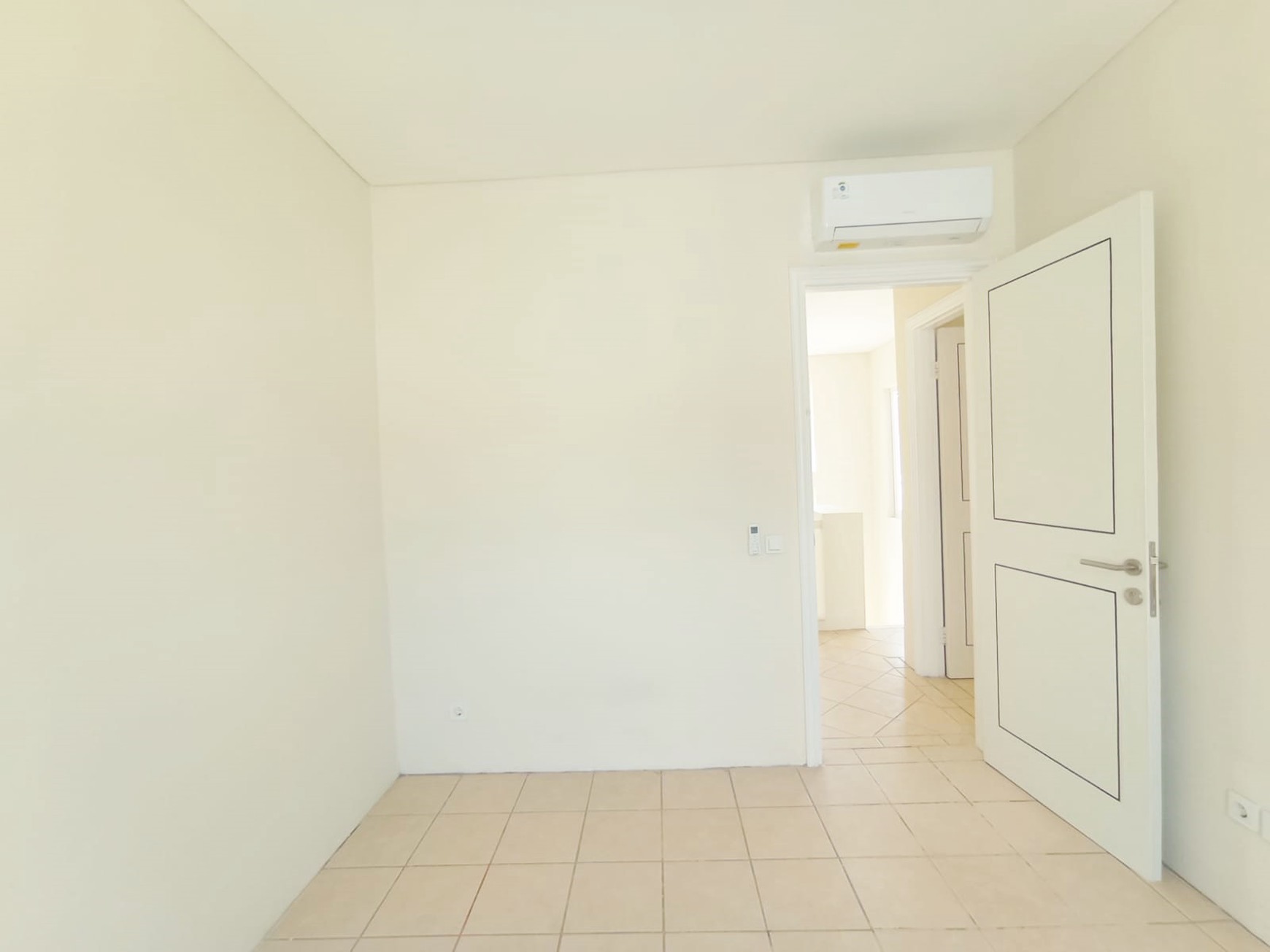 jual cepat rumah di Jalan Riau Lippo Karawaci strategis kondisi rapih siap huni