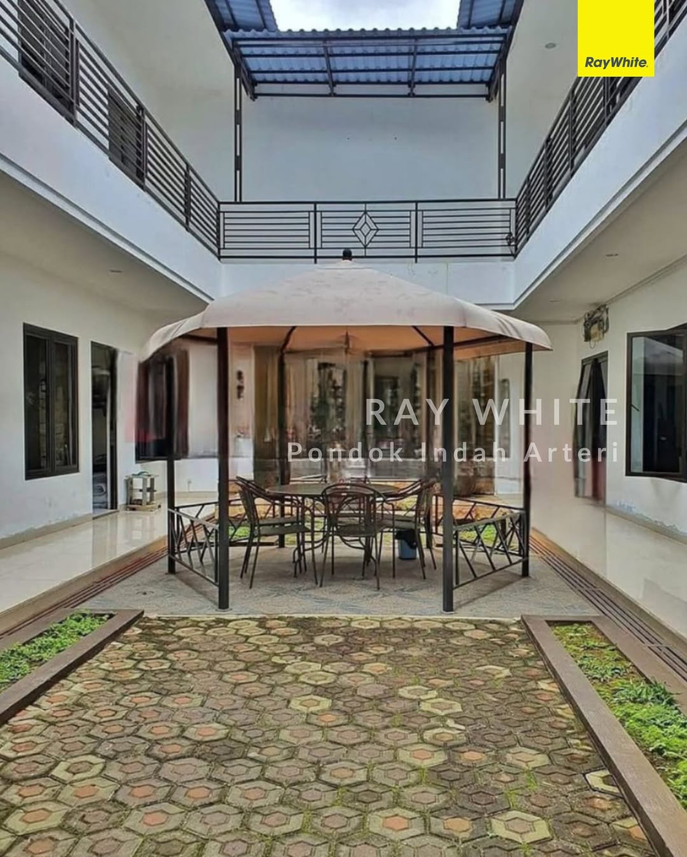 Dijual Cepat Rumah Strategis Jatipadang  Jakarta Selatan  Bisa untuk Kantor, Klinik, atau Hunian Keluarga