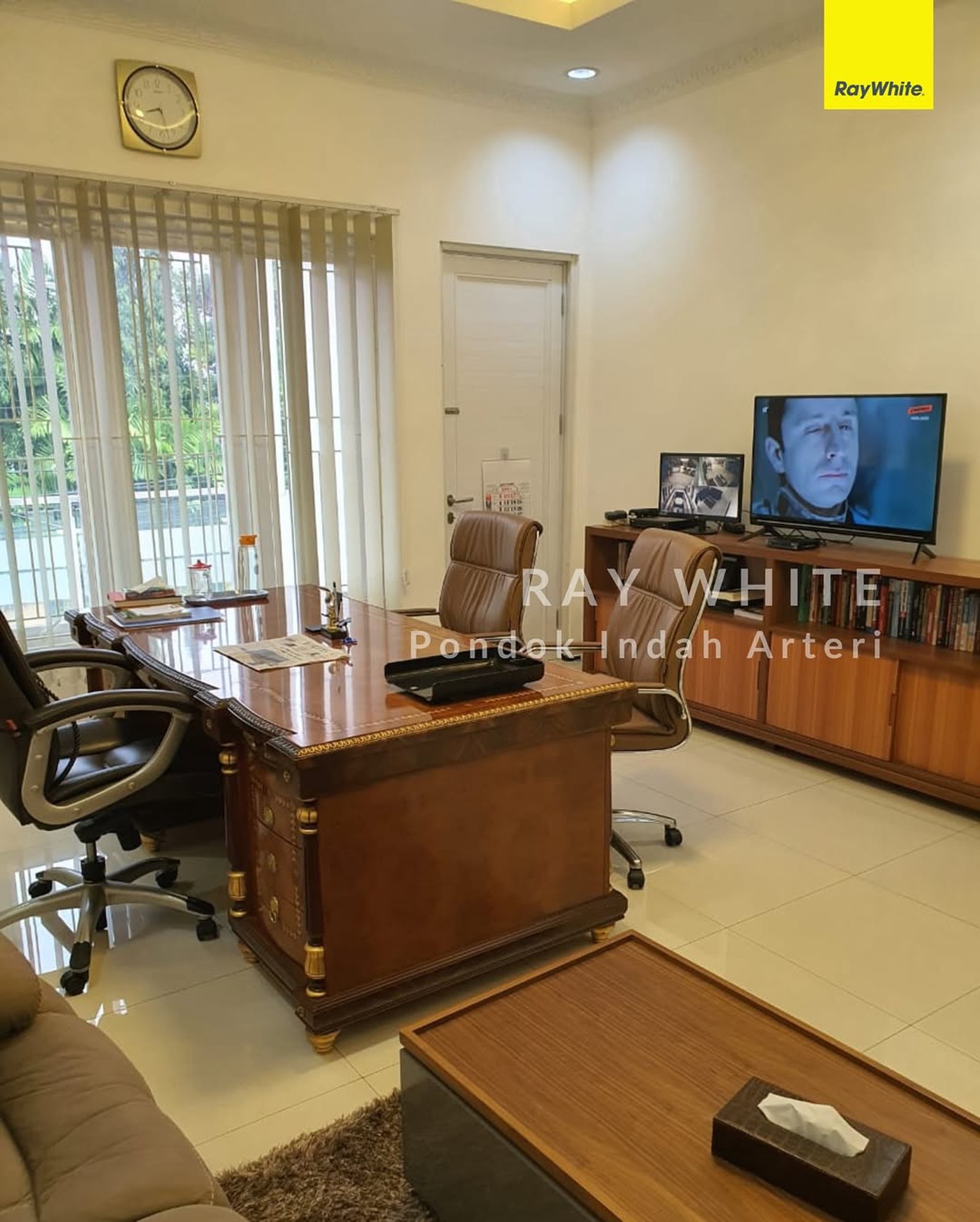 Dijual Cepat Rumah Strategis Jatipadang  Jakarta Selatan  Bisa untuk Kantor, Klinik, atau Hunian Keluarga