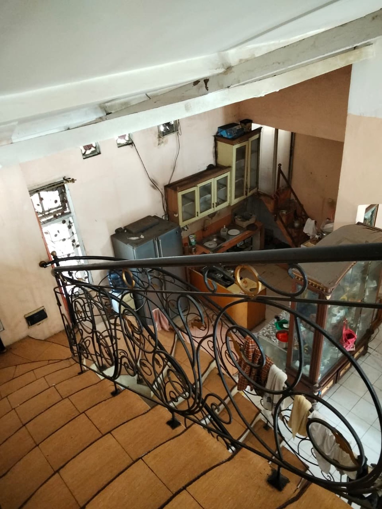 Rumah 2 Lantai di Pondok Cabe Lokasi Strategis Akses Mudah ke Pintu Tol