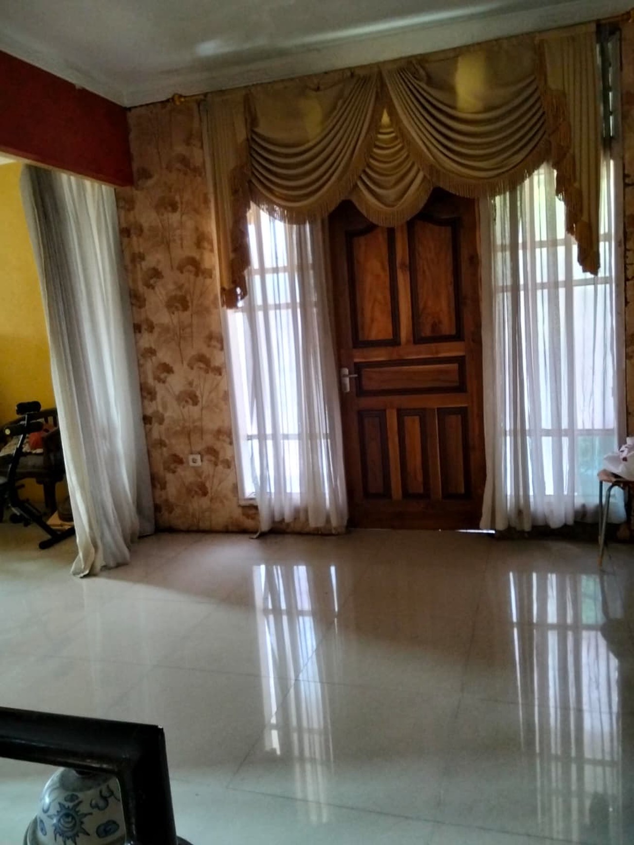 Rumah 2 Lantai di Pondok Cabe Lokasi Strategis Akses Mudah ke Pintu Tol