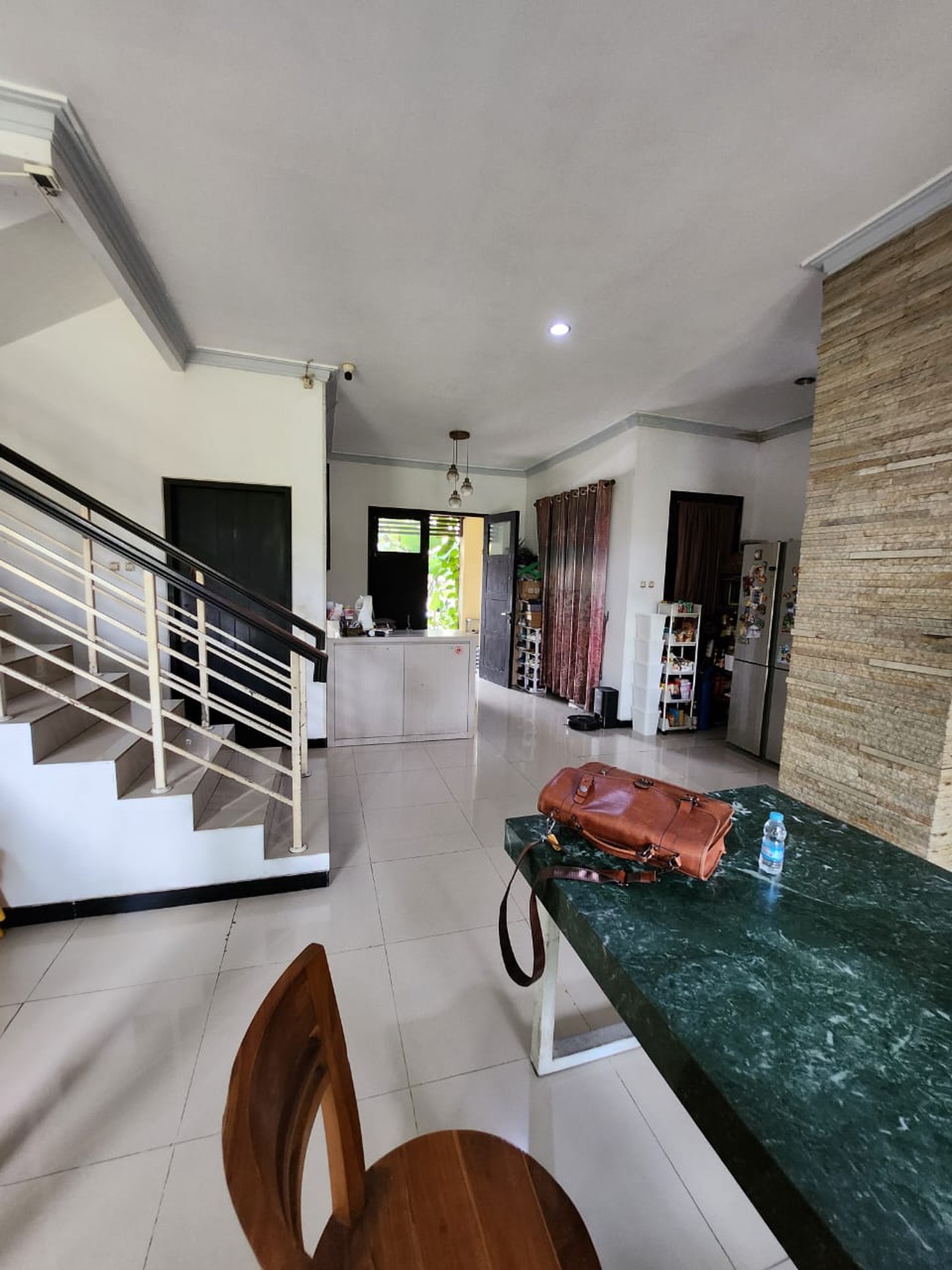 MURAH Rp. 2 M-an Luas Dijual Rumah Royal Residence Semi Furnished - Lokasi Terdepan - Halaman Belakang Luas Hijau Asri Dekat Pakuwon Mall, Citraland