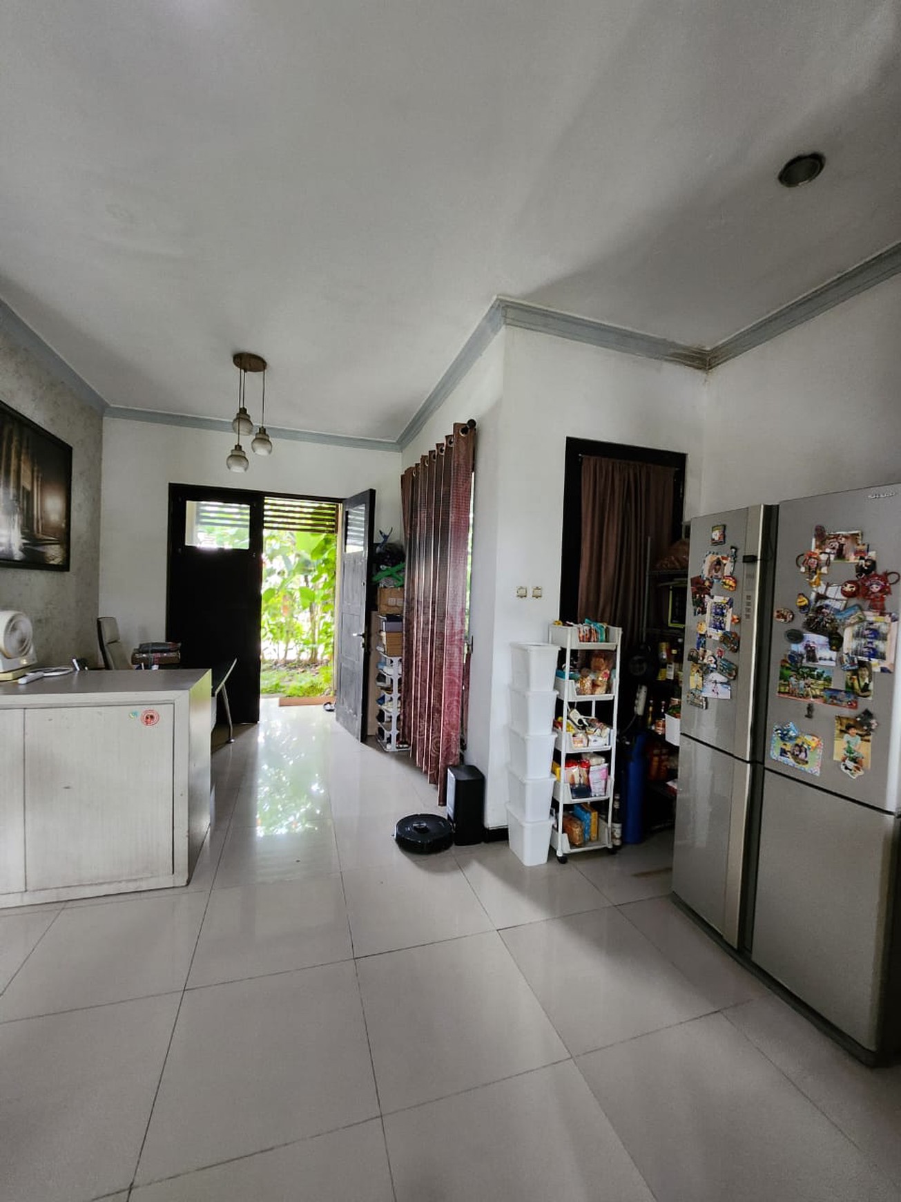 MURAH Rp. 2 M-an Luas Dijual Rumah Royal Residence Semi Furnished - Lokasi Terdepan - Halaman Belakang Luas Hijau Asri Dekat Pakuwon Mall, Citraland