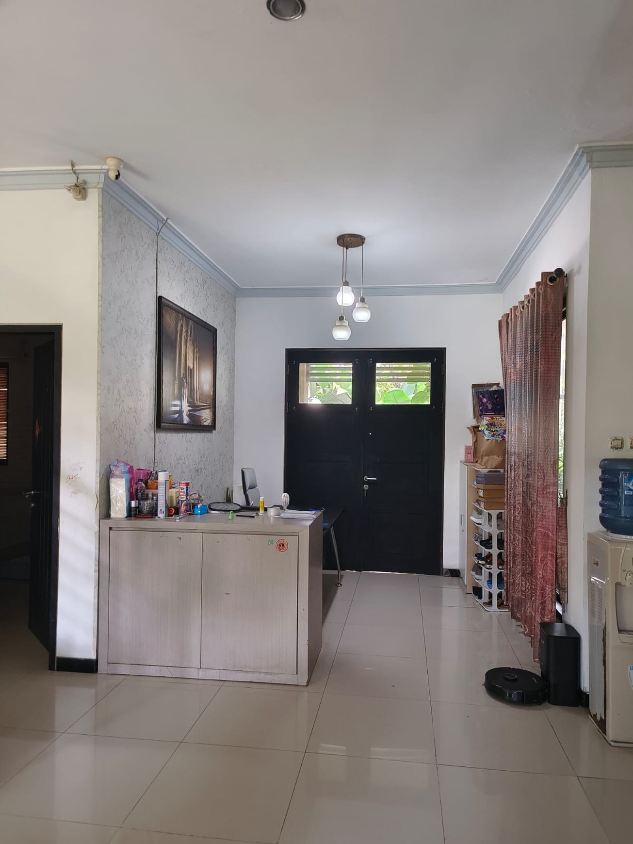 MURAH Rp. 2 M-an Luas Dijual Rumah Royal Residence Semi Furnished - Lokasi Terdepan - Halaman Belakang Luas Hijau Asri Dekat Pakuwon Mall, Citraland