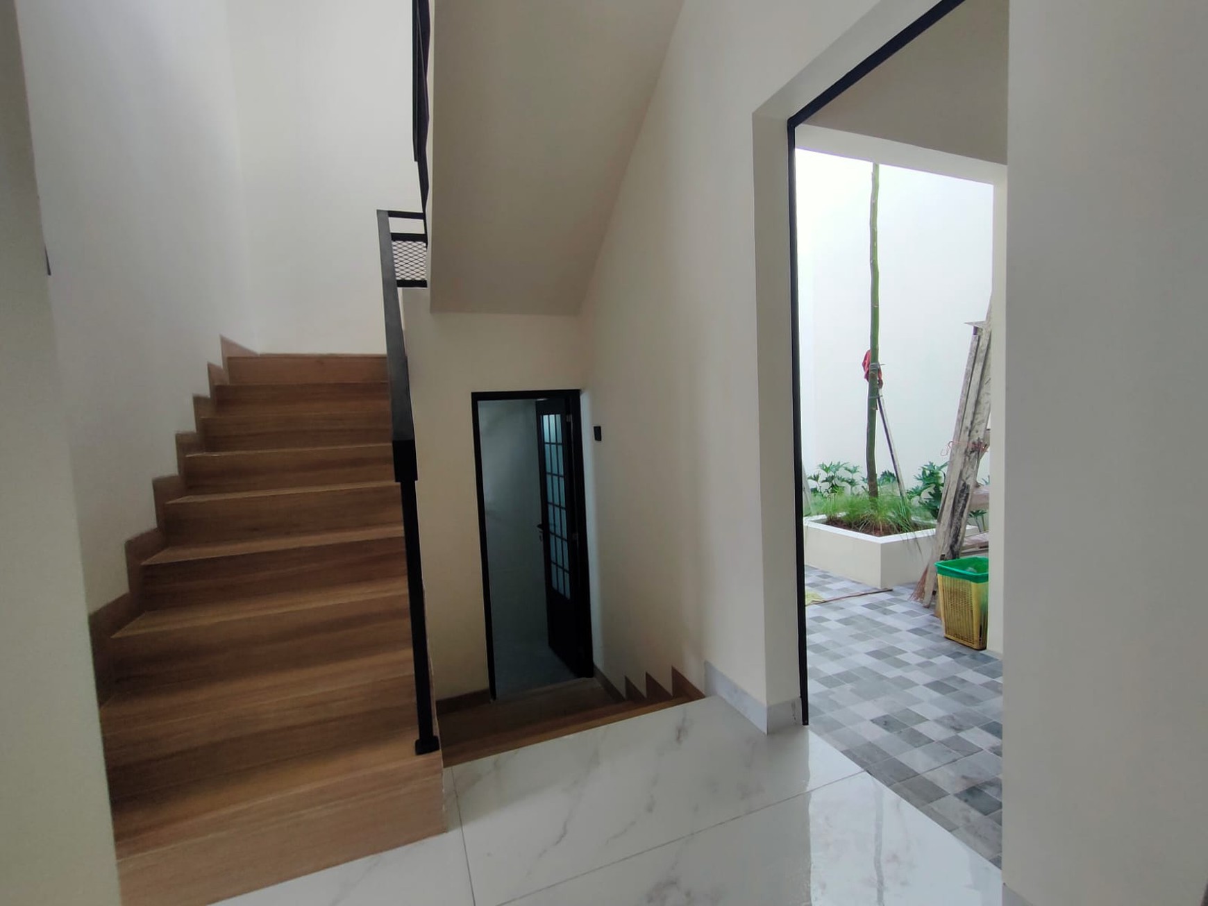 Rumah di Graha Bintaro 2 Lantai Siap Huni dengan KT 3+1 KM 3+1 @Ciputat
