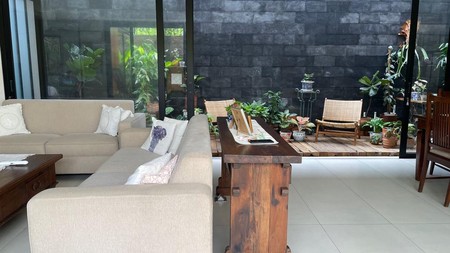 Rumah Mewah Cantik Di Jakarta Selatan Luas 325 m2 Bangunan 450 m2 SHM