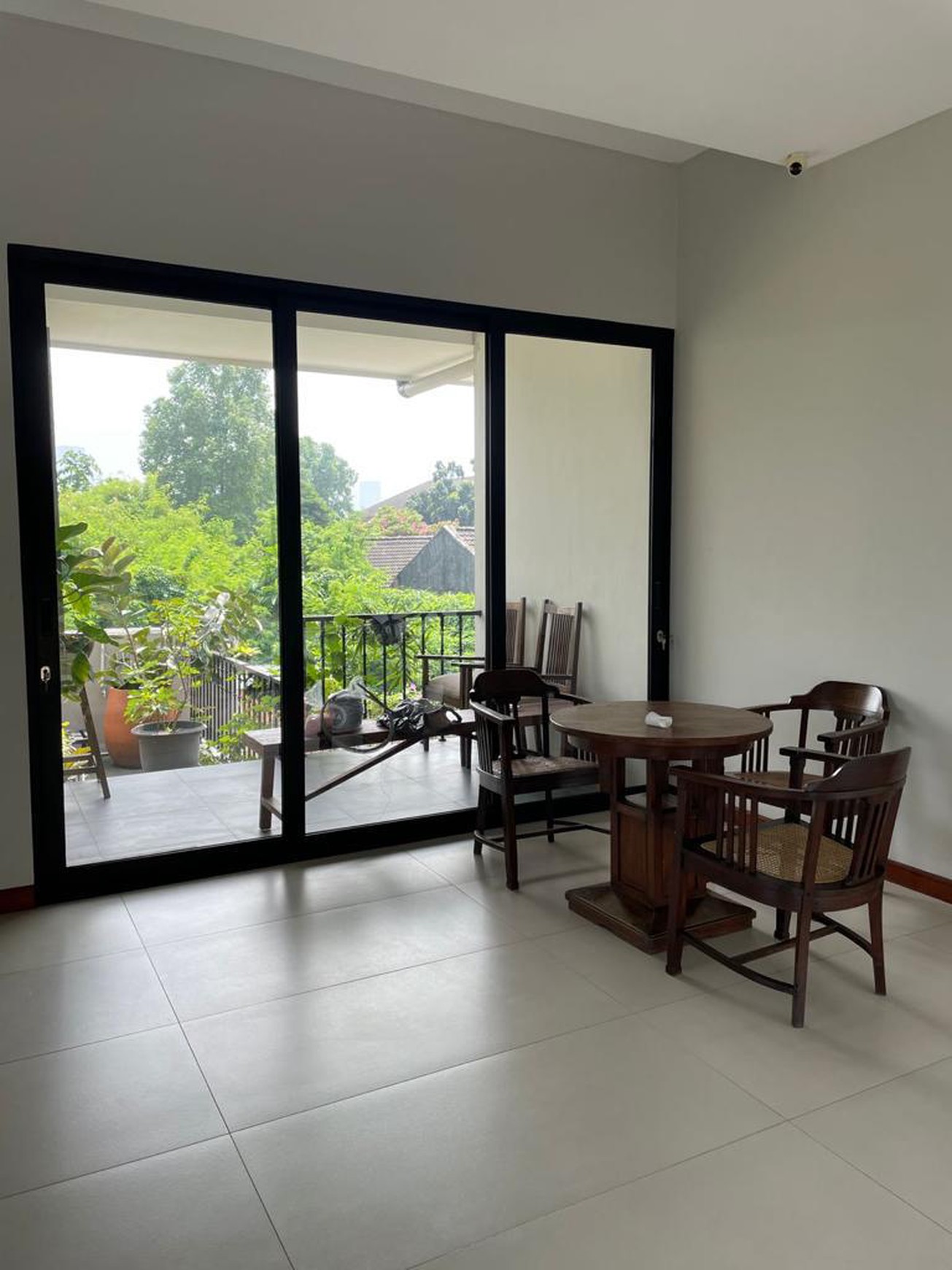 Rumah Mewah Cantik Di Jakarta Selatan Luas 325 m2 Bangunan 450 m2 SHM