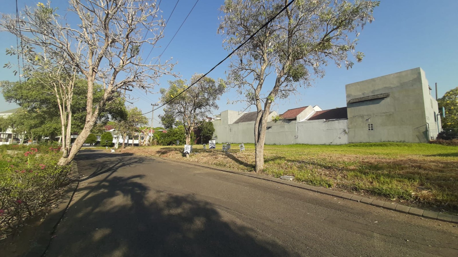 Tanah Dijual Murah dan Luas Berlokasi Strategis di Villa Taman Telaga Citraland, Surabaya
