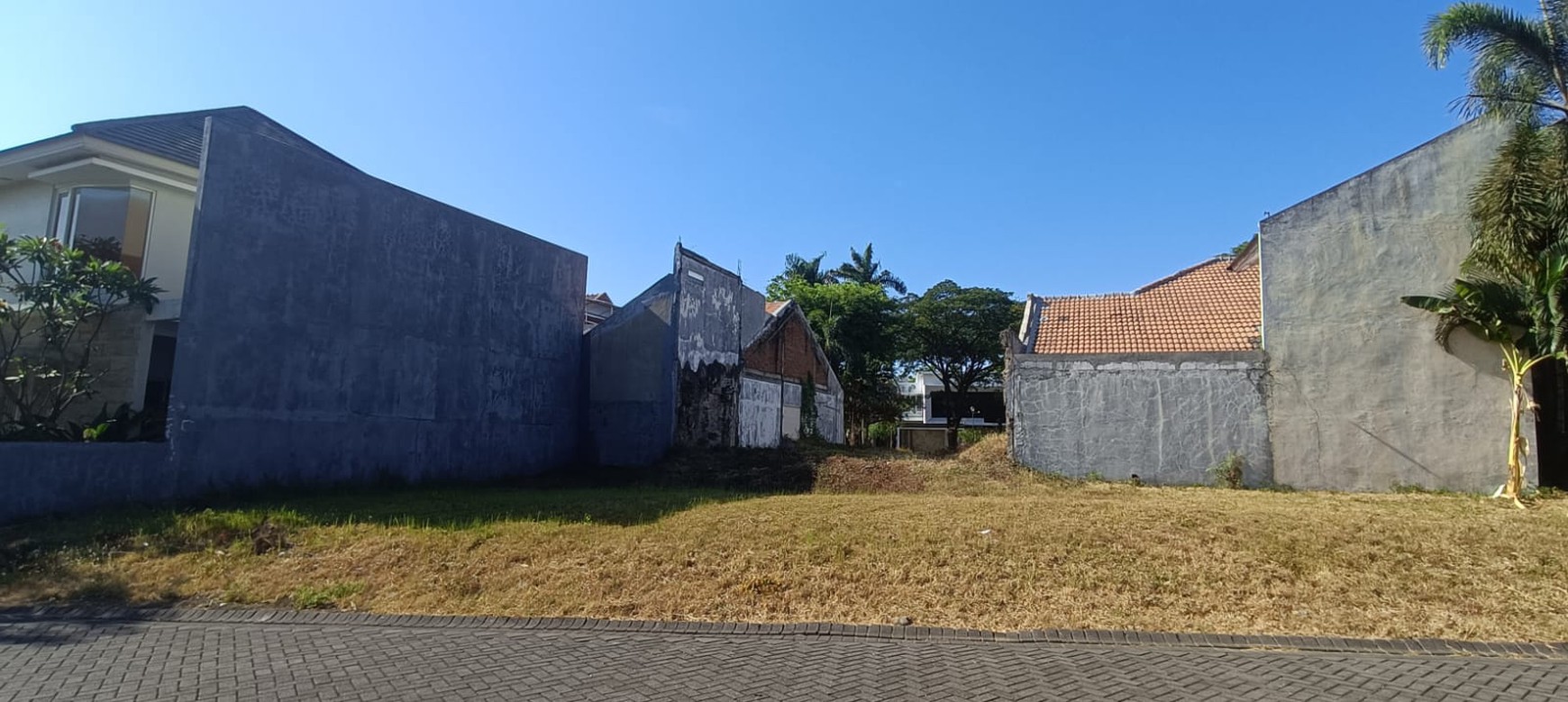 Tanah Dijual Murah dan Luas Berlokasi Strategis di Villa Taman Telaga Citraland, Surabaya