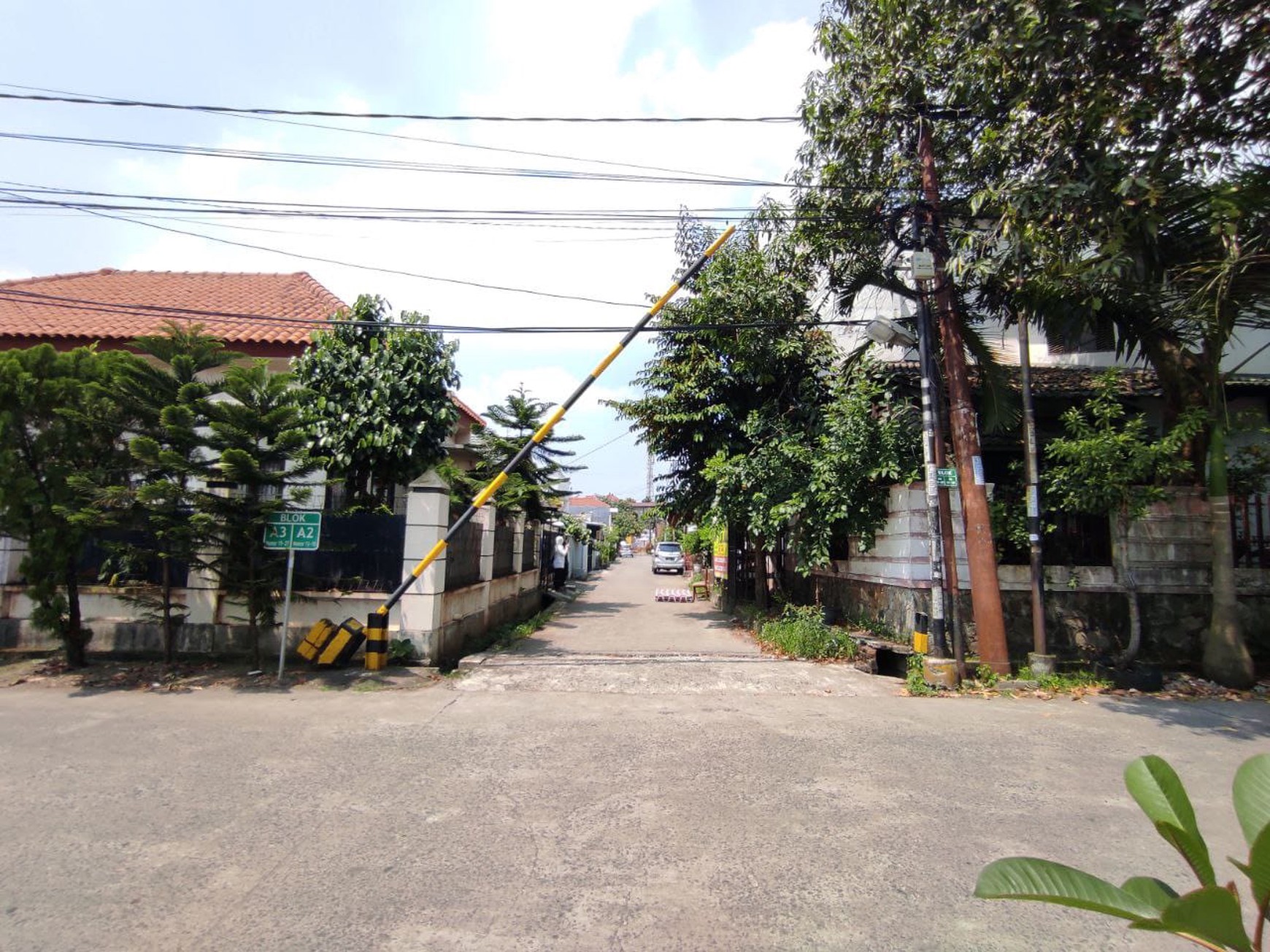 Rumah 2.5 Lantai dengan Lokasi Strategis