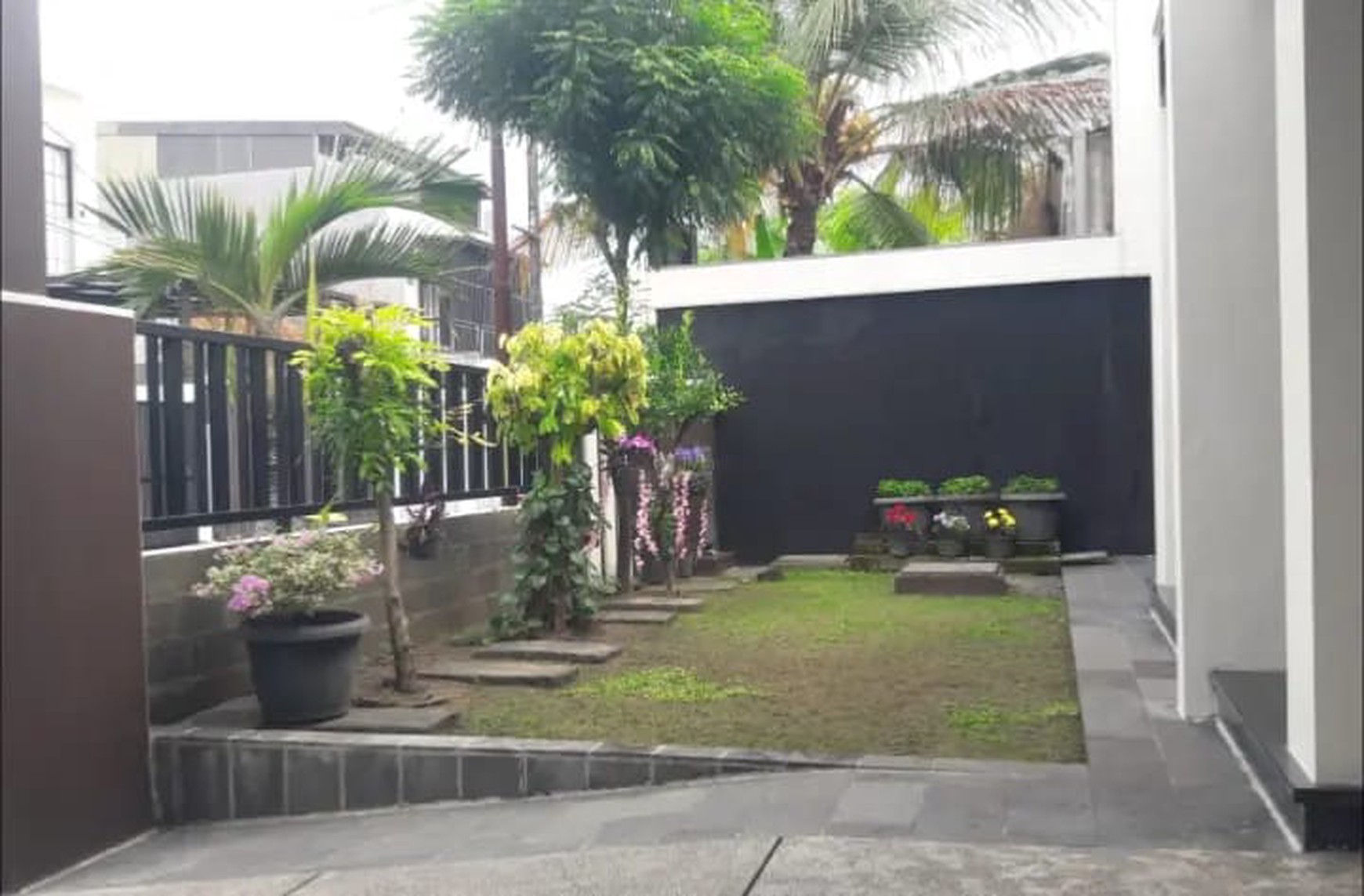 Rumah Dijual Darmo Permai Timur Sukomanunggal Surabaya