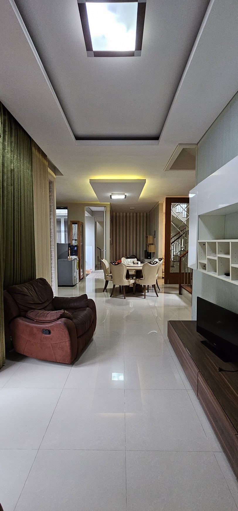 Rumah Dalam Perum Lokasi Dekat Transmart Maguwoharjo Depok Sleman