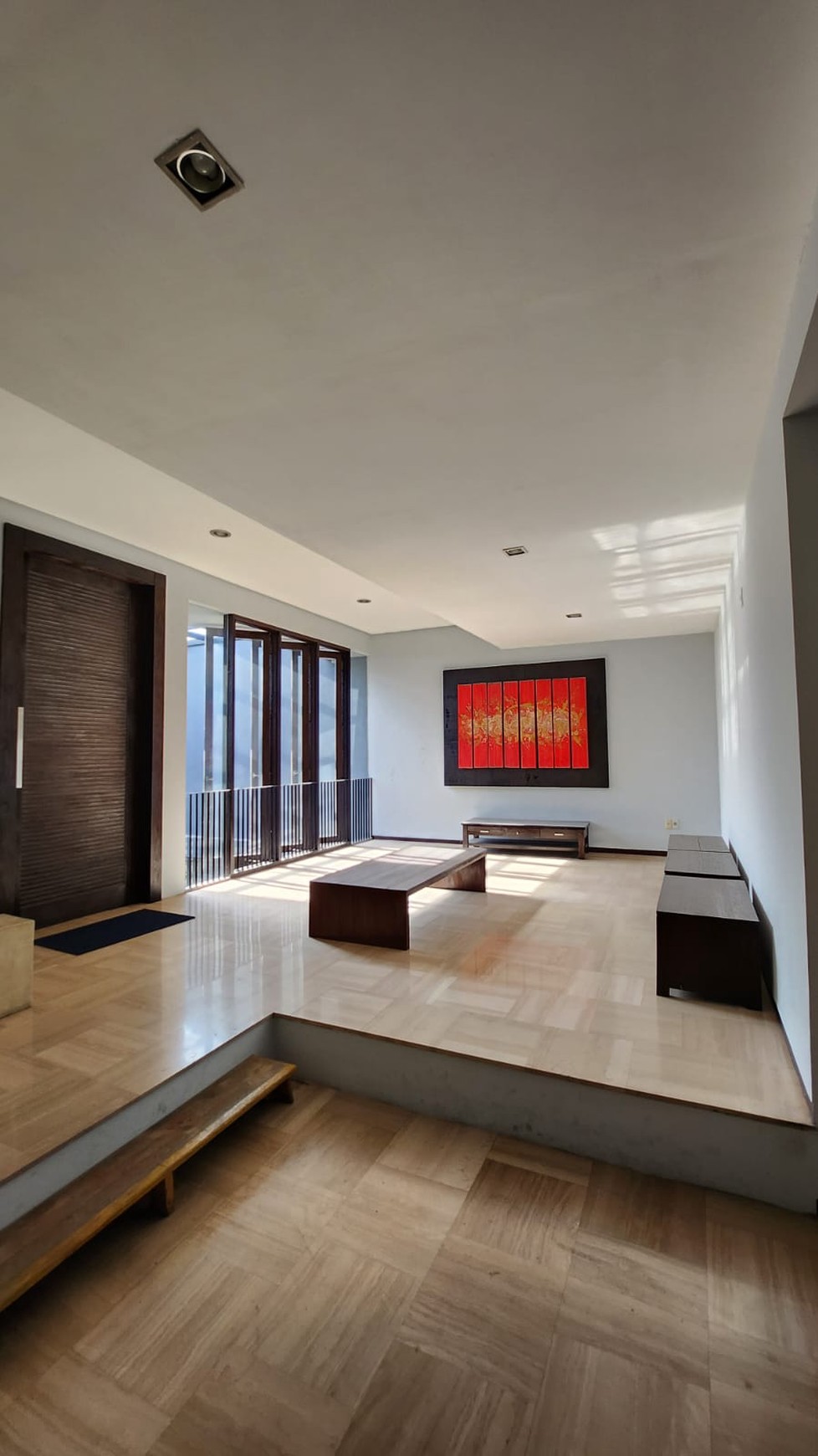 Disewakan Rumah Mewah Private Pool Modern 3 Lantai Citraland Utama
