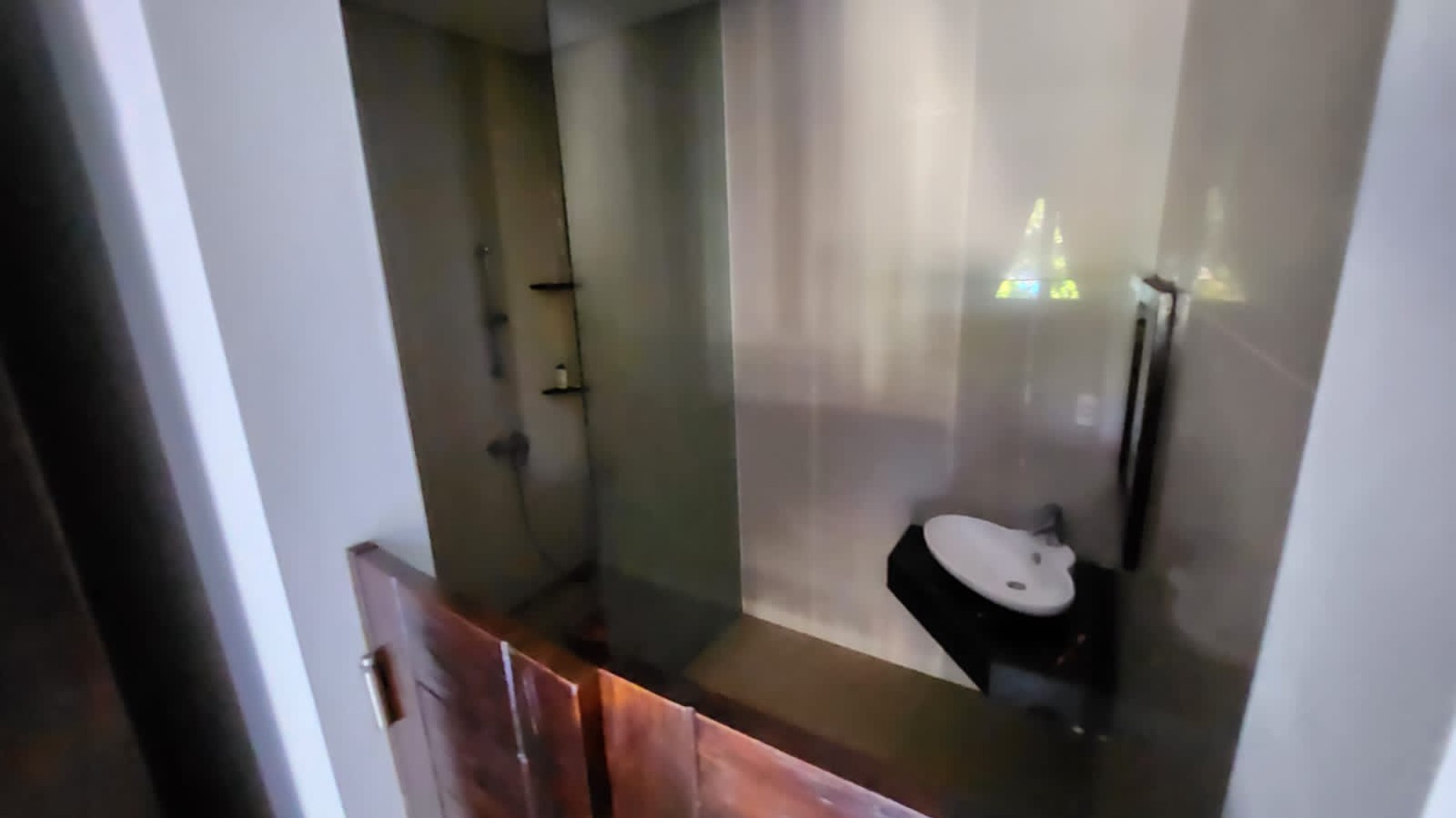 Disewakan Rumah Mewah Private Pool Modern 3 Lantai Citraland Utama