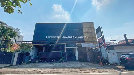 Dijual Gedung Graha AUG Lokasi Bagus di Tebet
