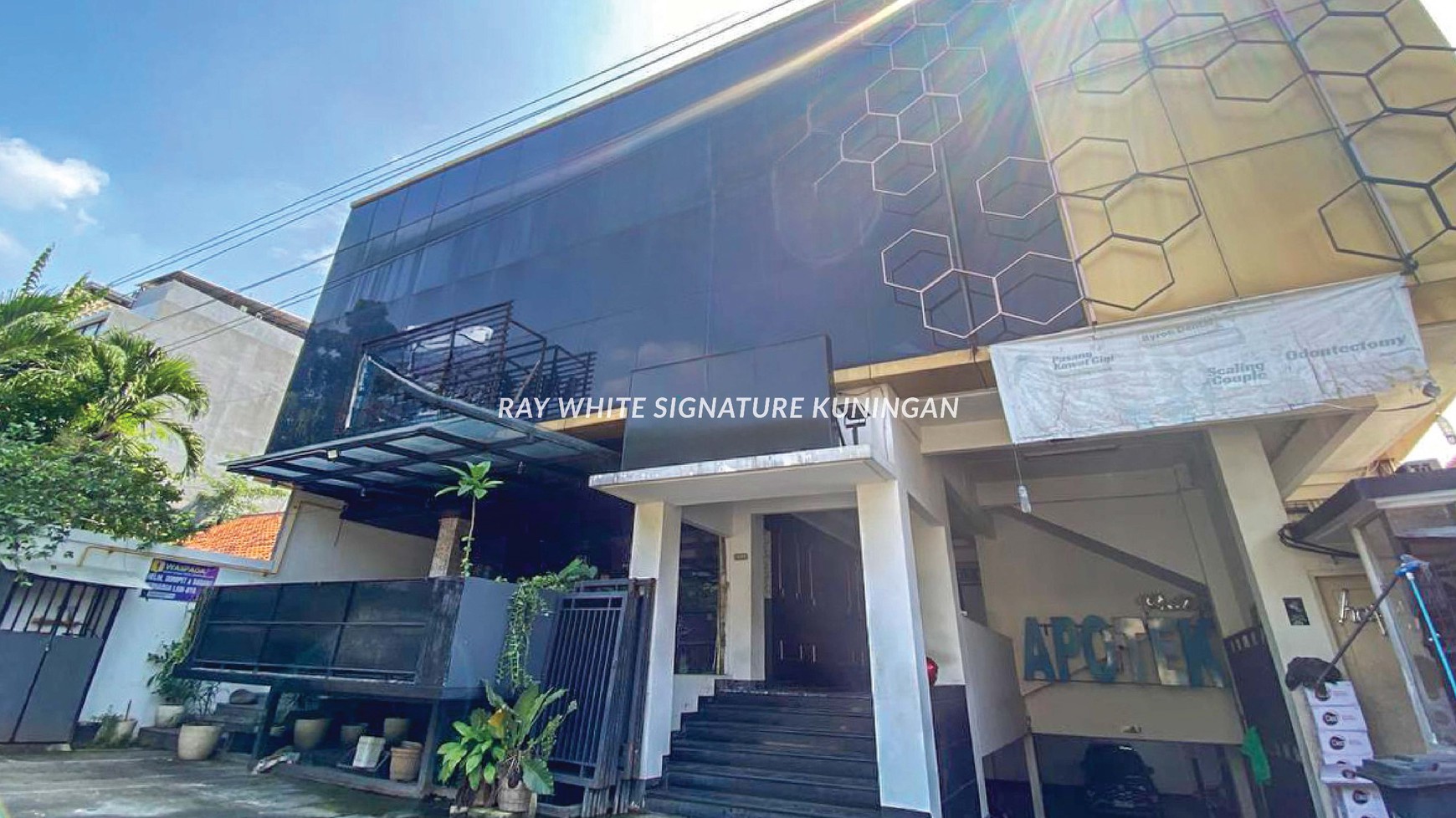 Dijual Gedung Graha AUG Lokasi Bagus di Tebet