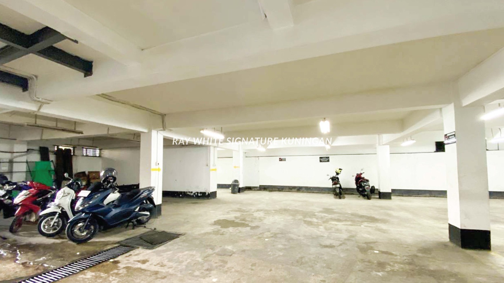 Dijual Gedung Graha AUG Lokasi Bagus di Tebet