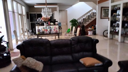 Rumah Lama Layak Huni daerah Strategis Pondok Indah 