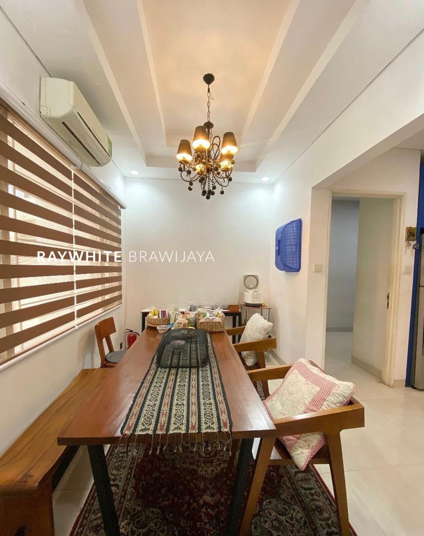 Turun Harga - Rumah Bangunan 3 Lantai Area Pondok Indah
